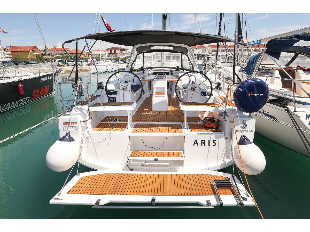 Oceanis 35.1 “Aris“, Biograd