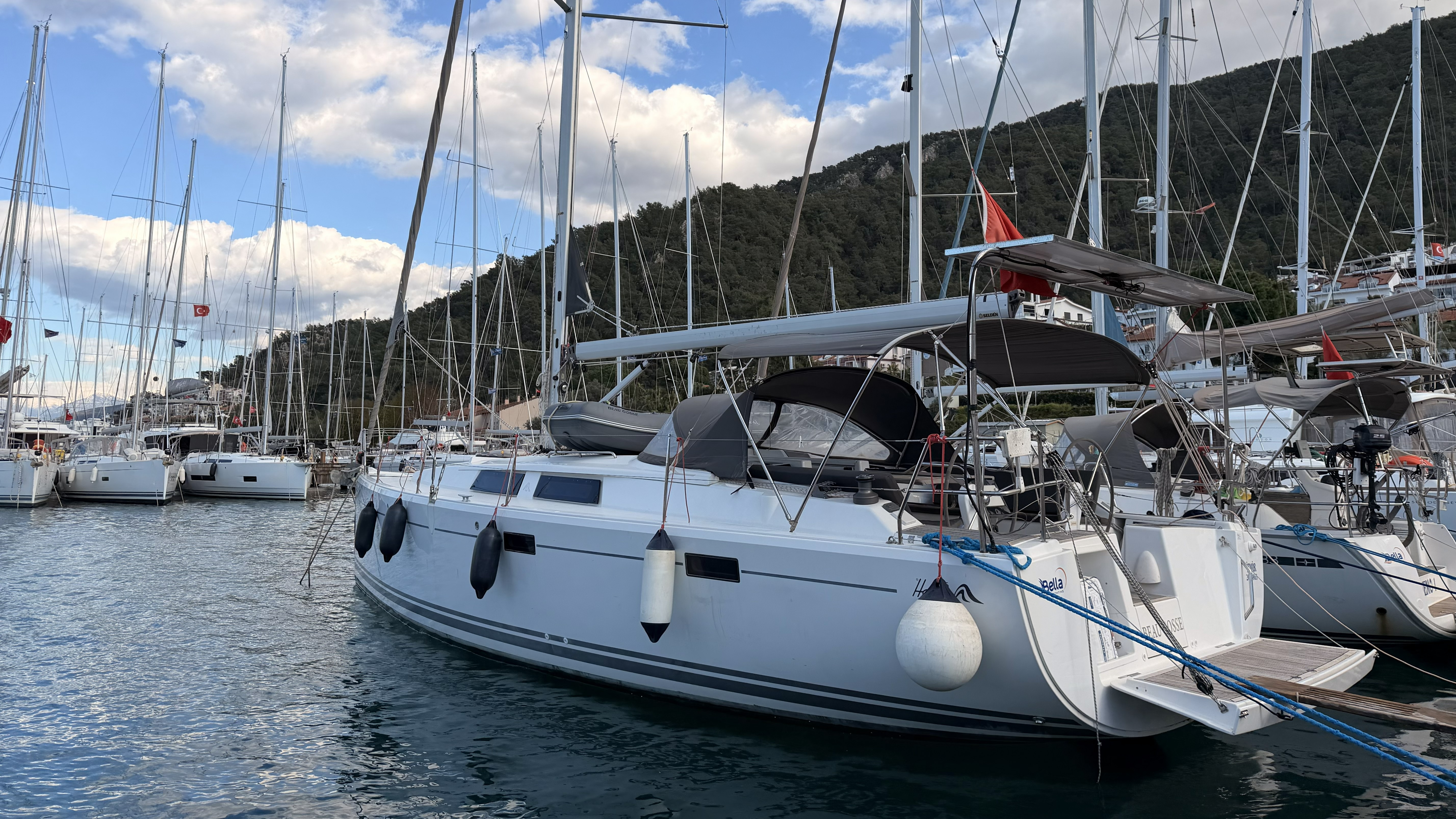 Yacht image 13
