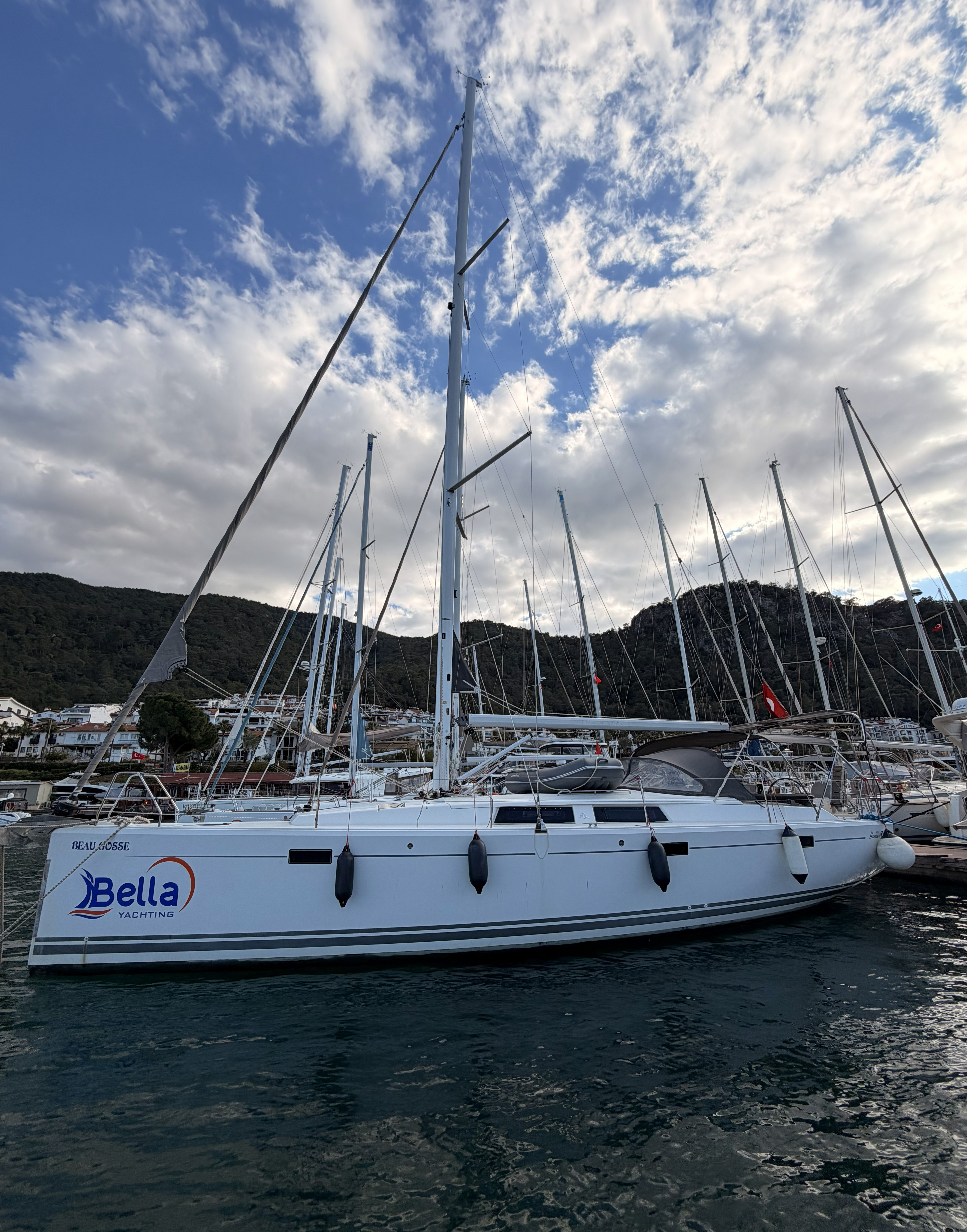 Yacht image 9