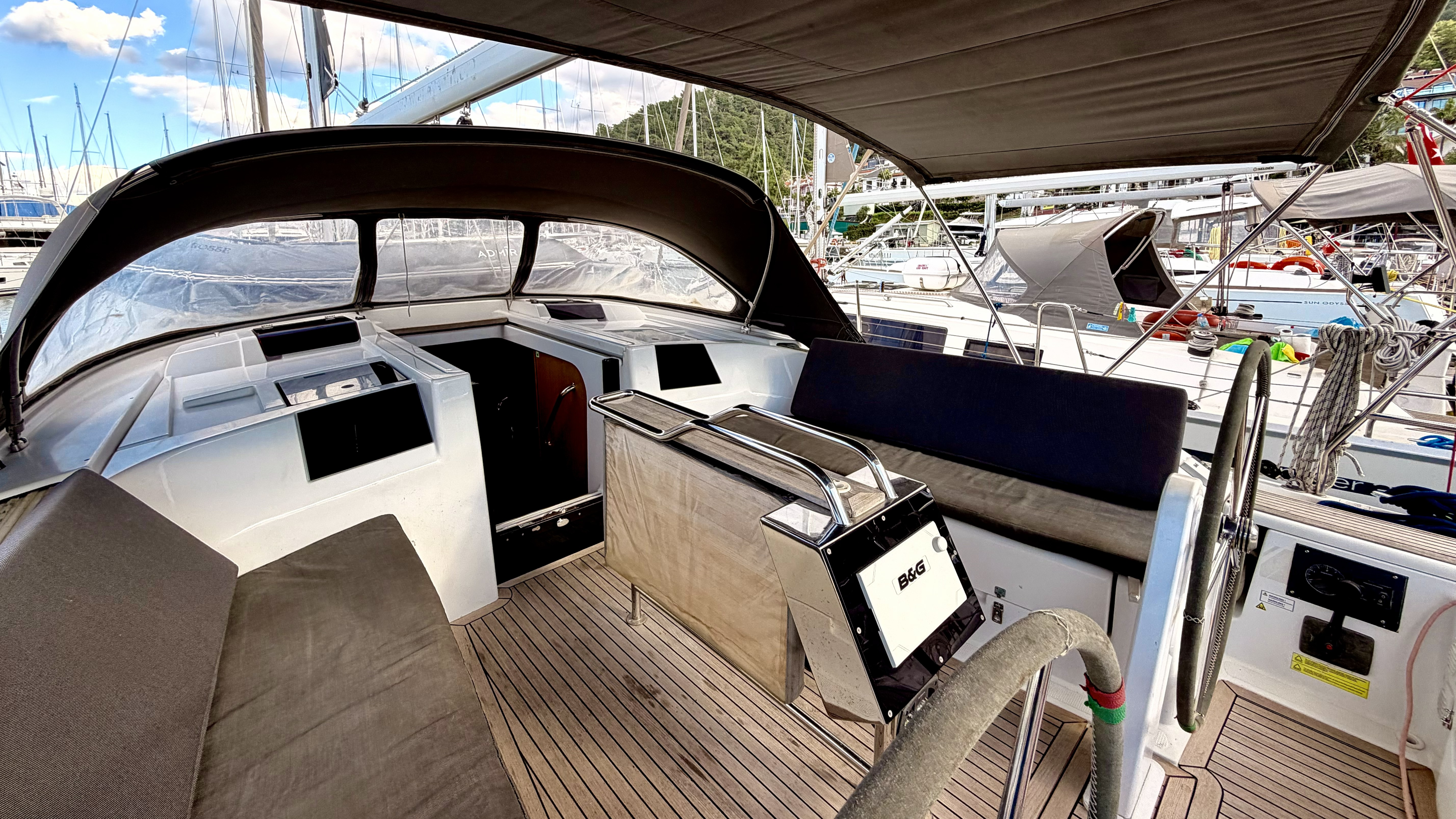 Yacht image 10