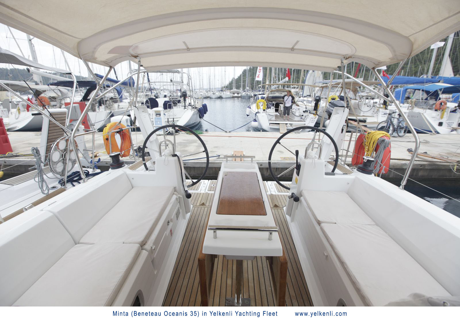 照片 Oceanis 35 20