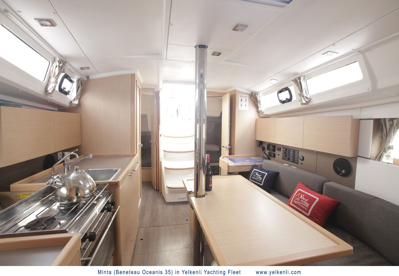 照片 Oceanis 35 23