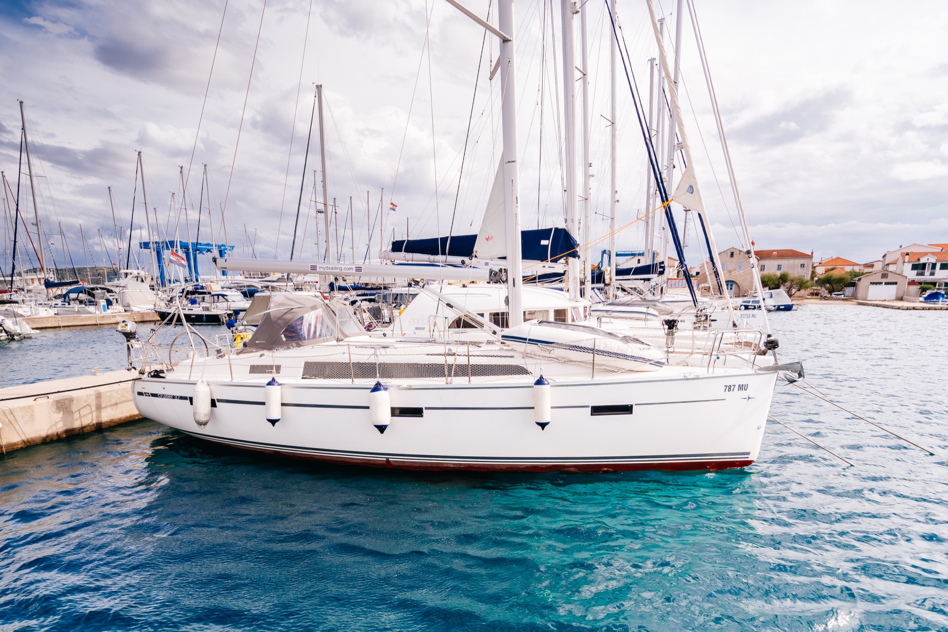 Bavaria Cruiser 37