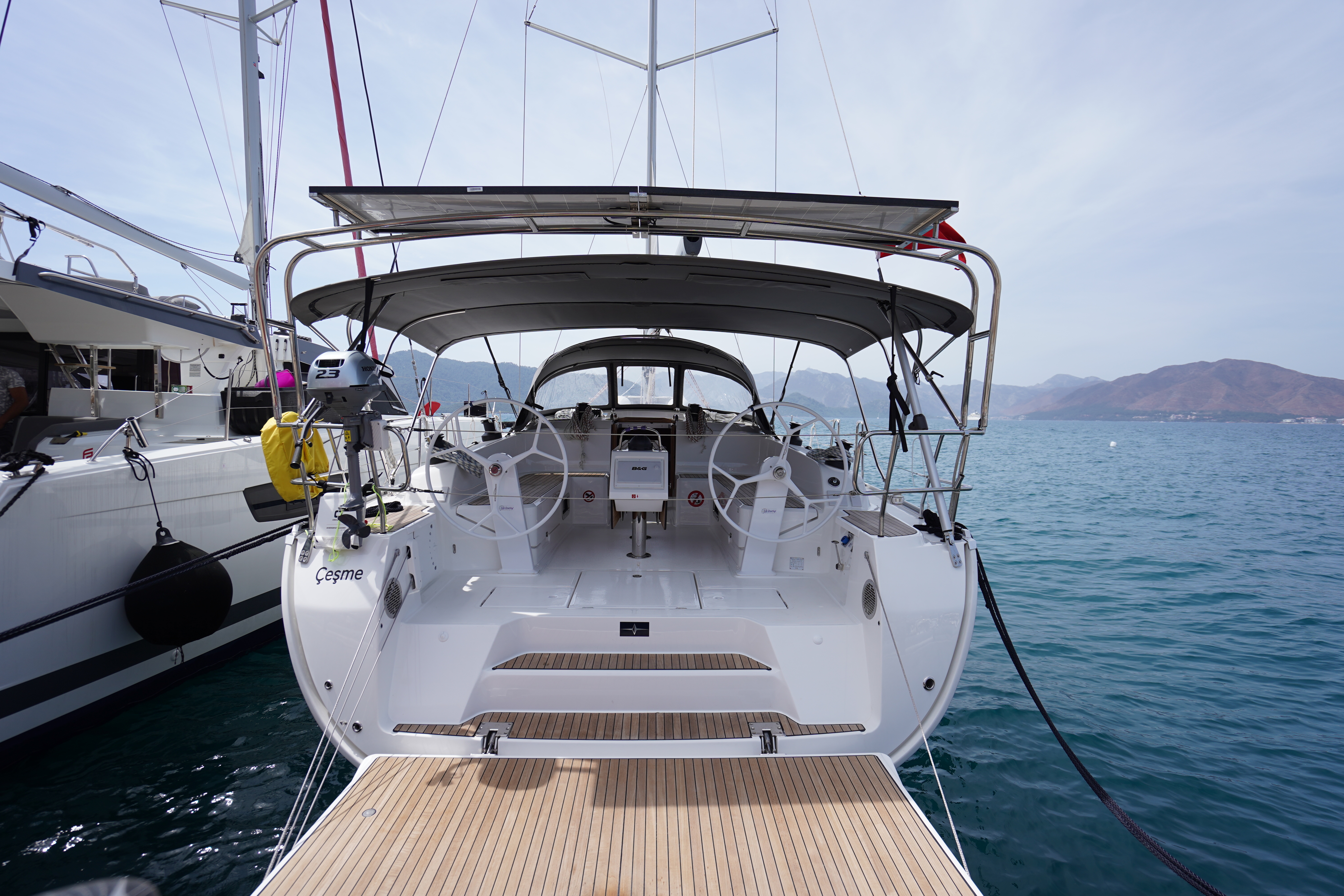 Secondary yacht image