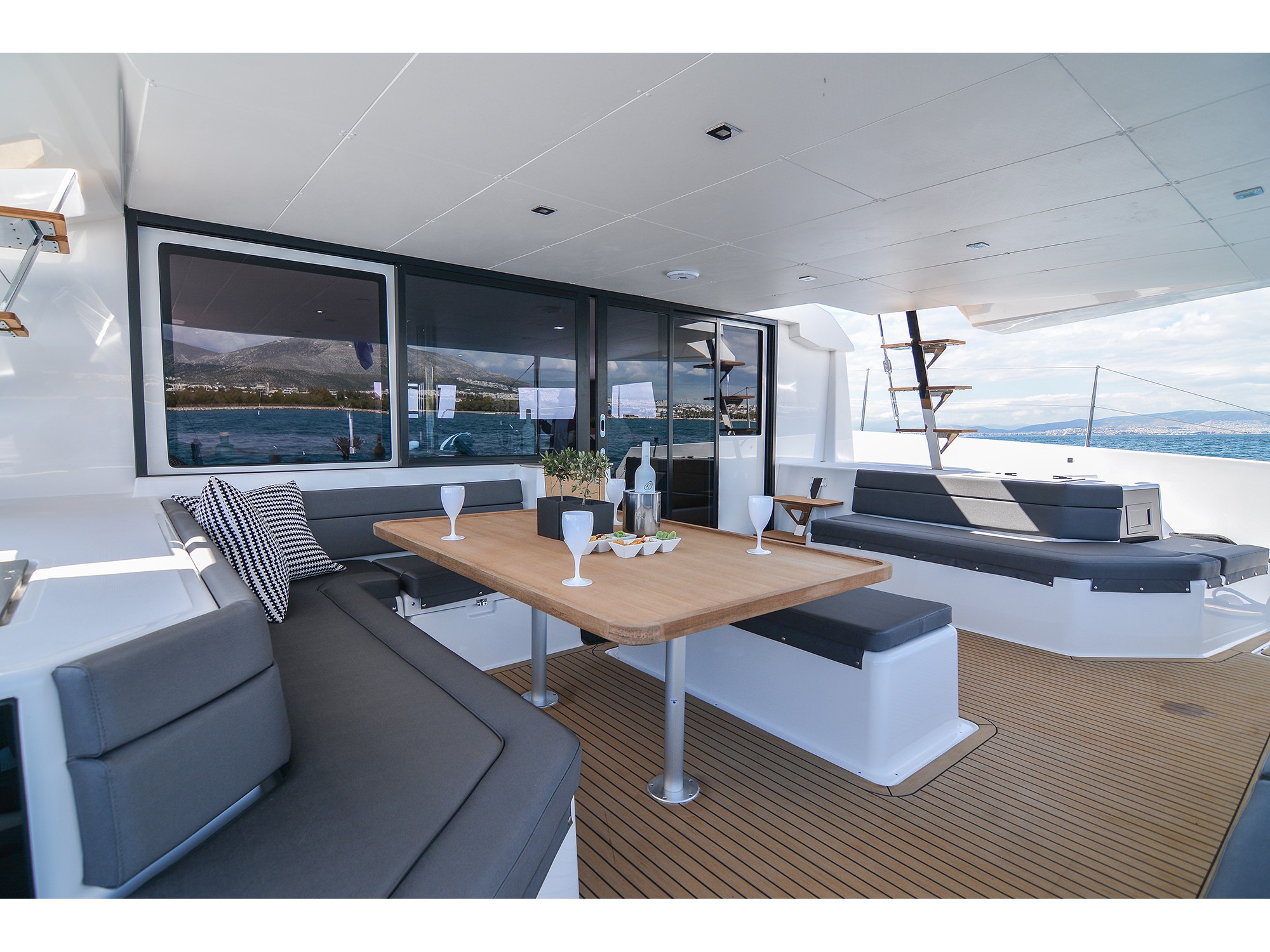 фото Dufour Catamaran 48 2