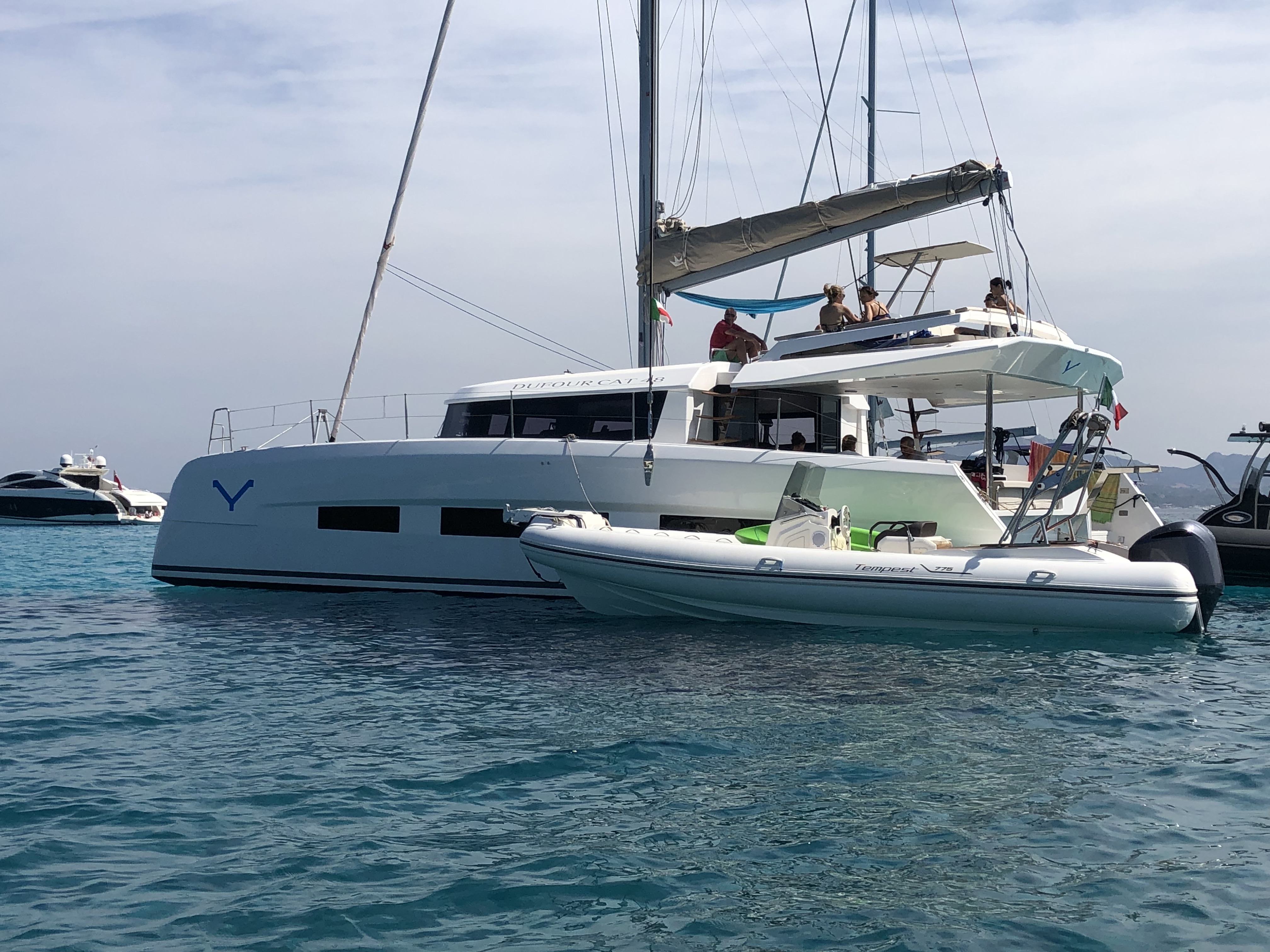 фото Dufour Catamaran 48 33