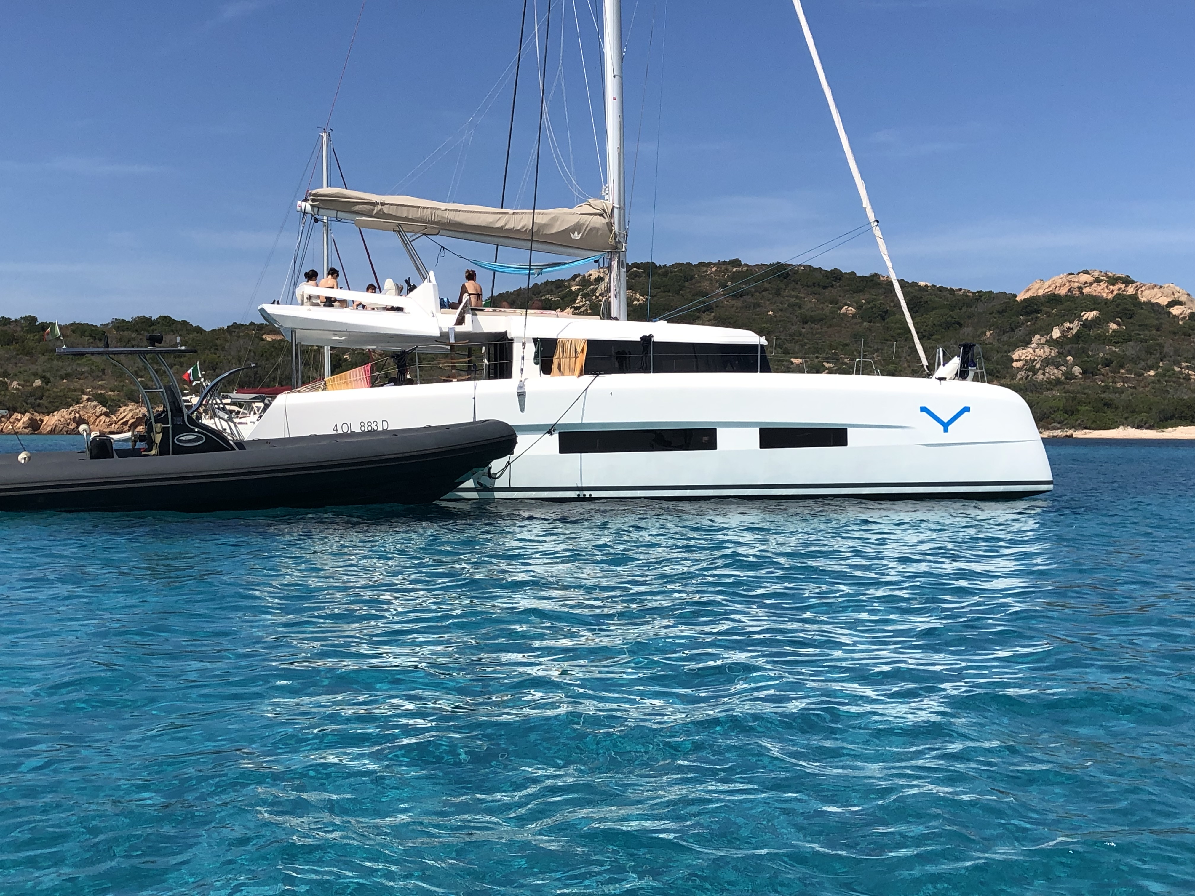 фото Dufour Catamaran 48 35