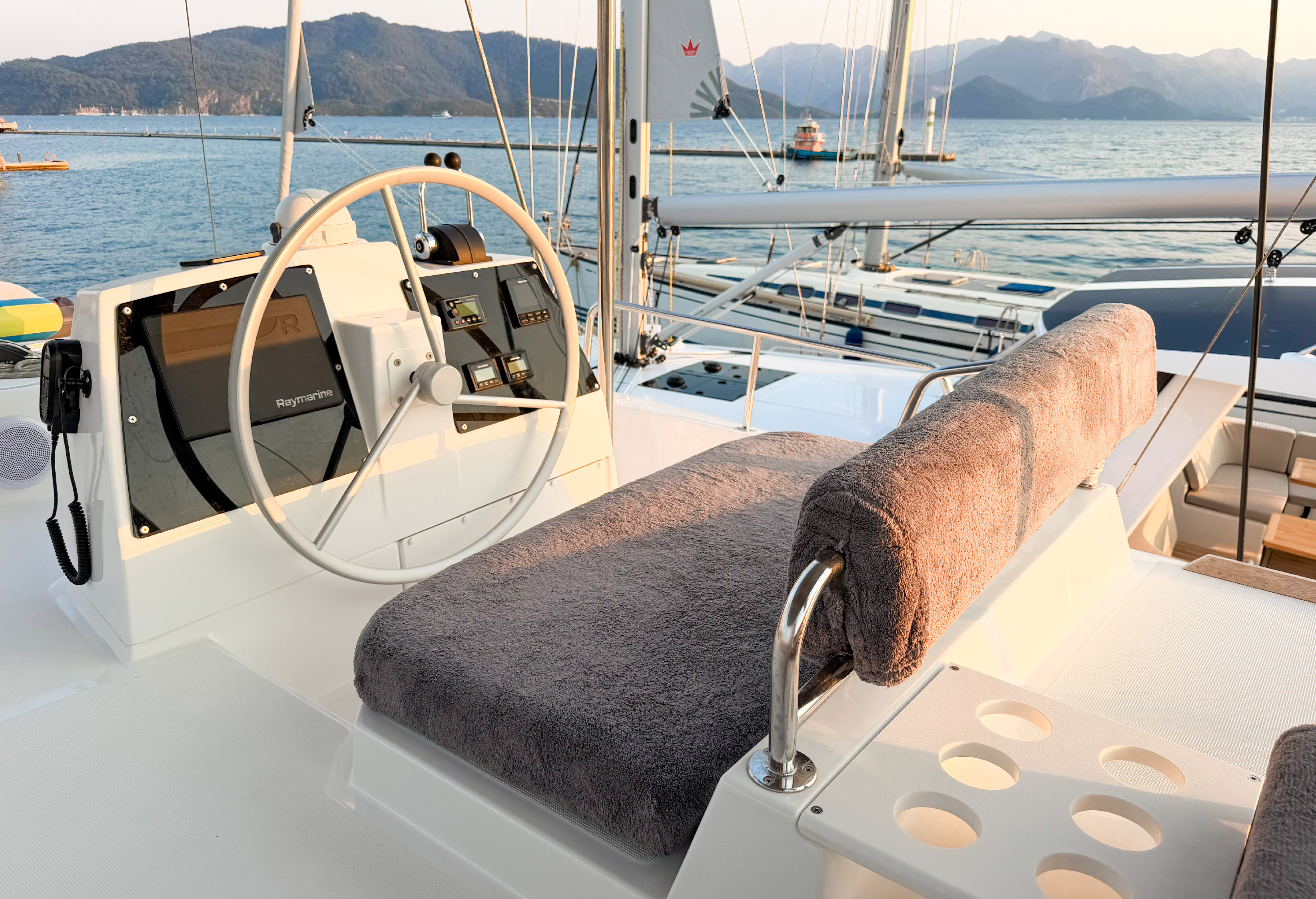 Yacht image 11