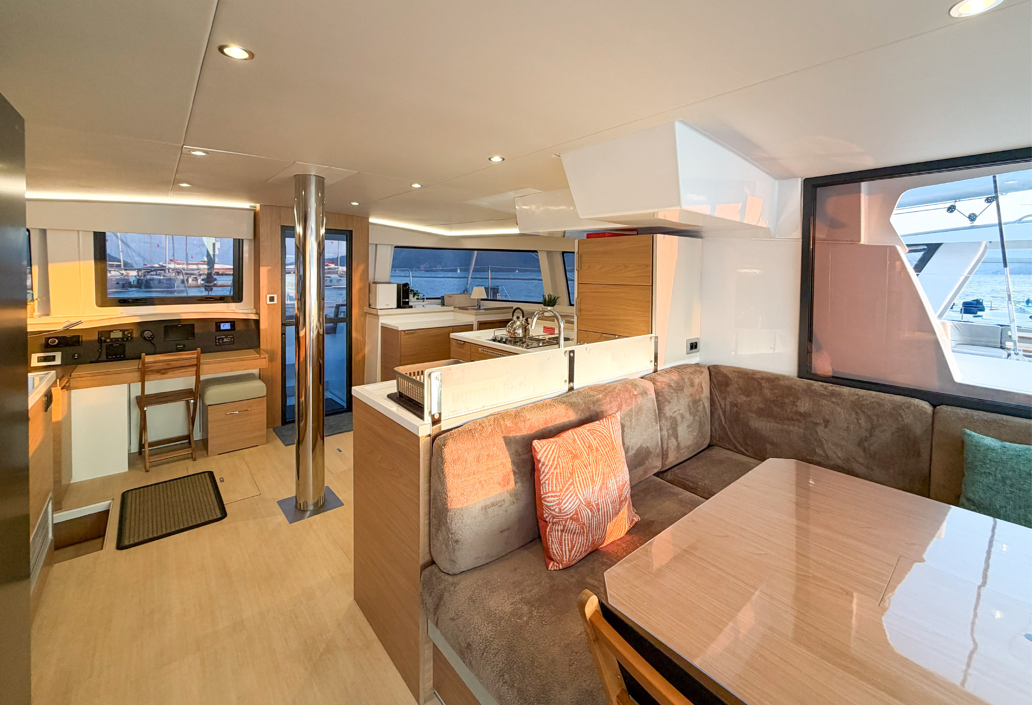 Yacht image 25