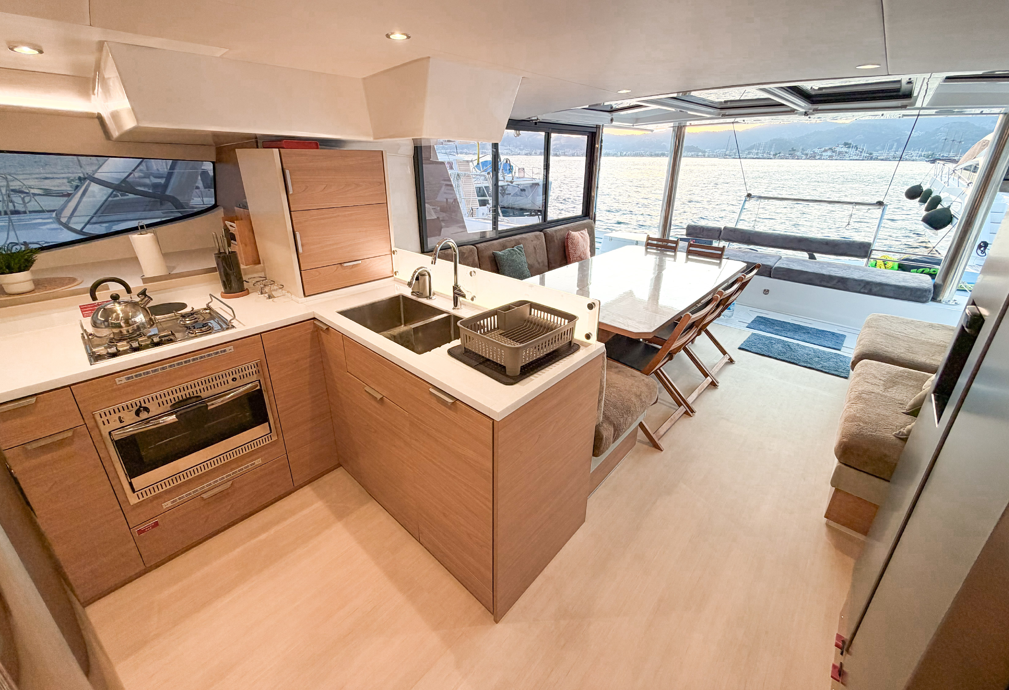 Yacht image 6