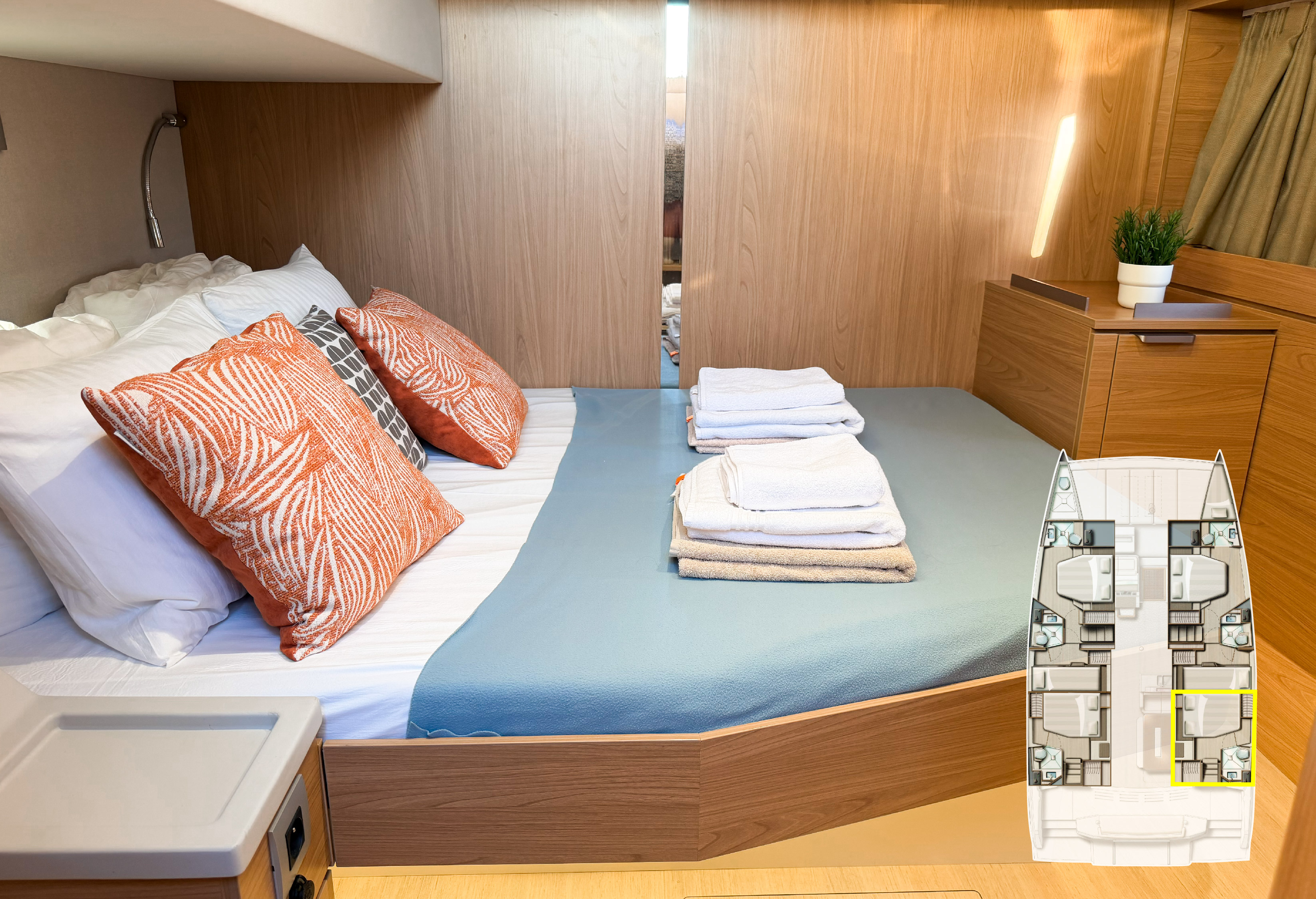 Yacht image 33