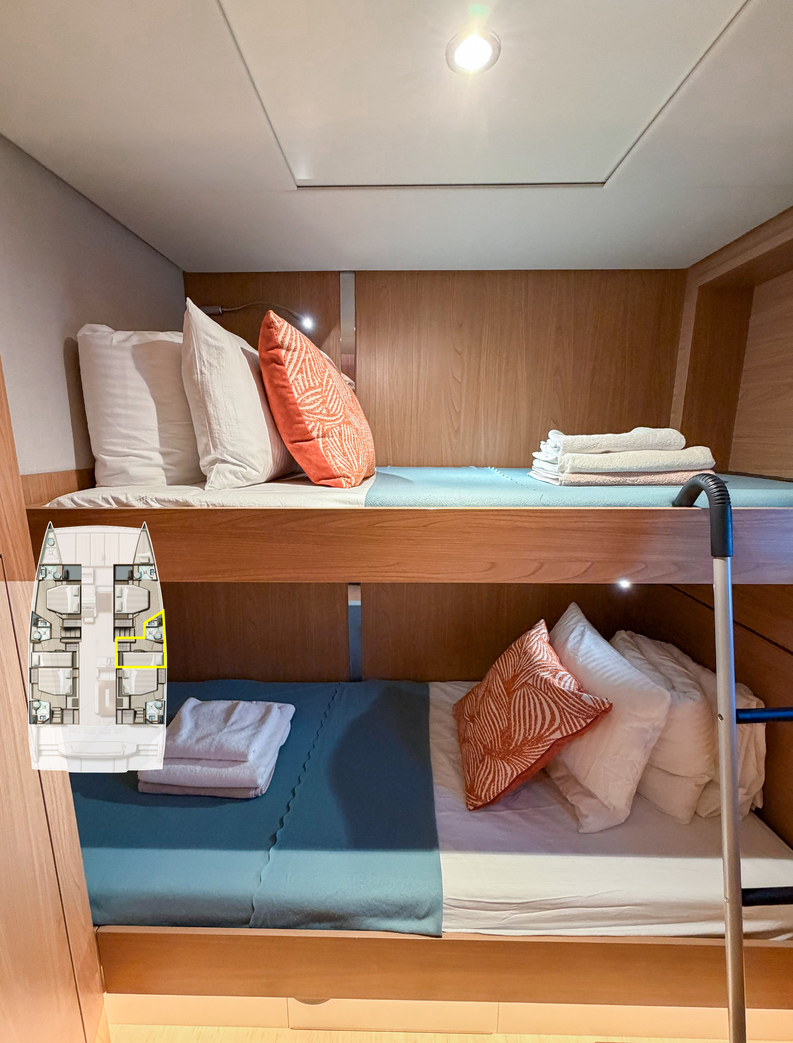 Yacht image 9