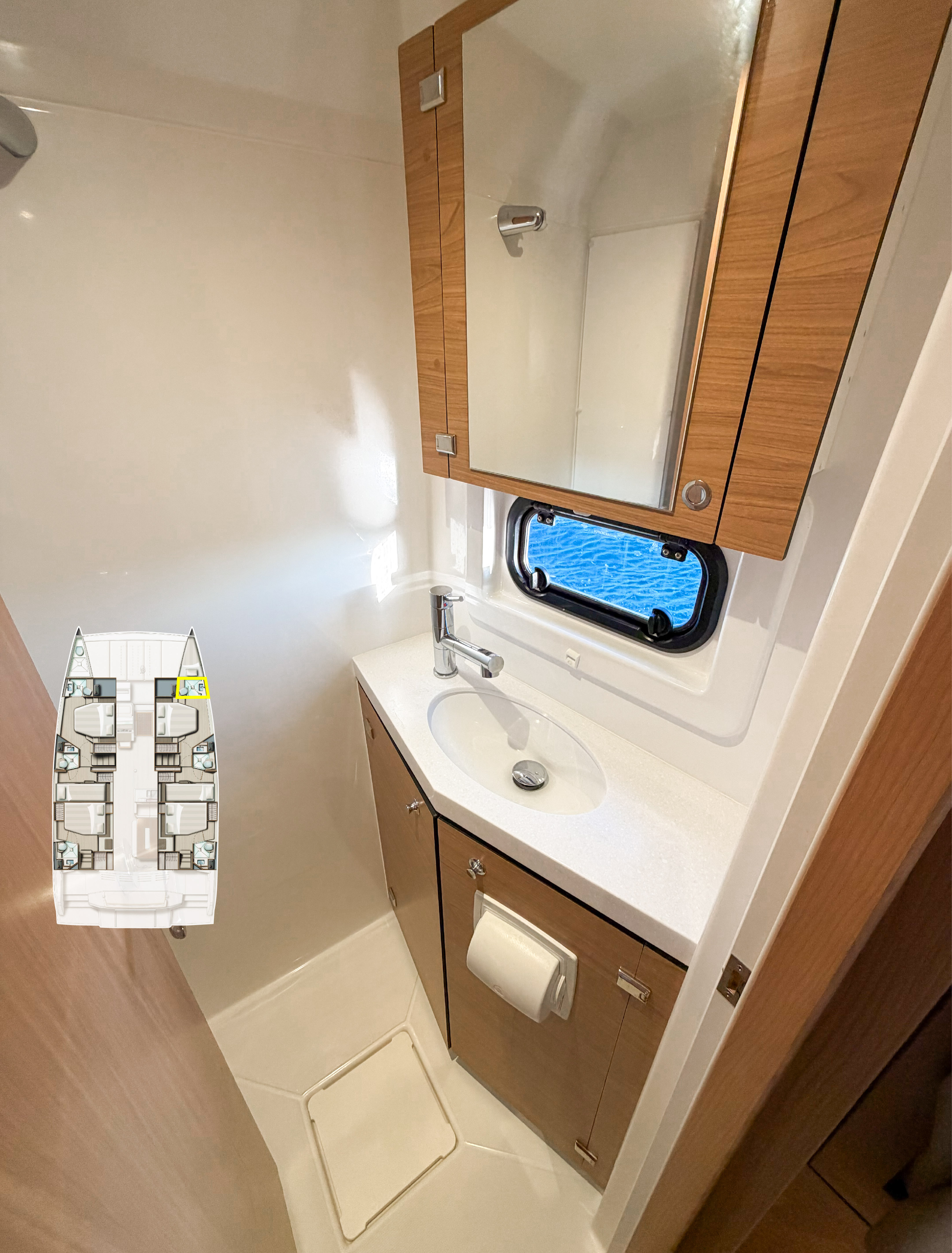 Yacht image 34