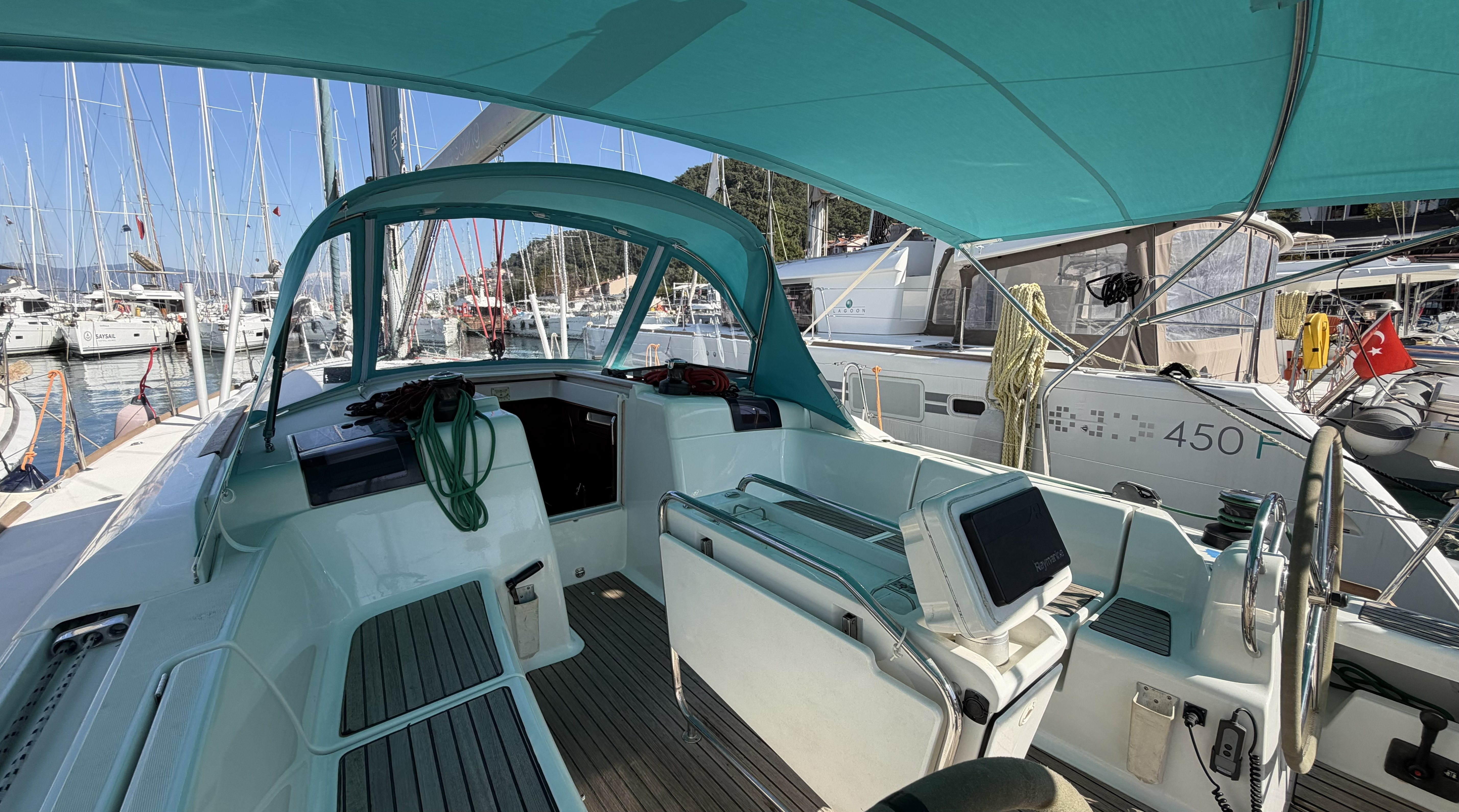 Yacht image 15