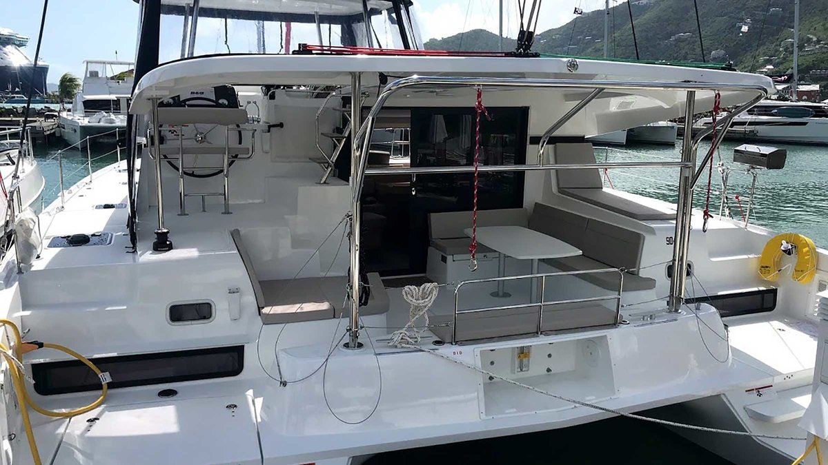 Lagoon 42