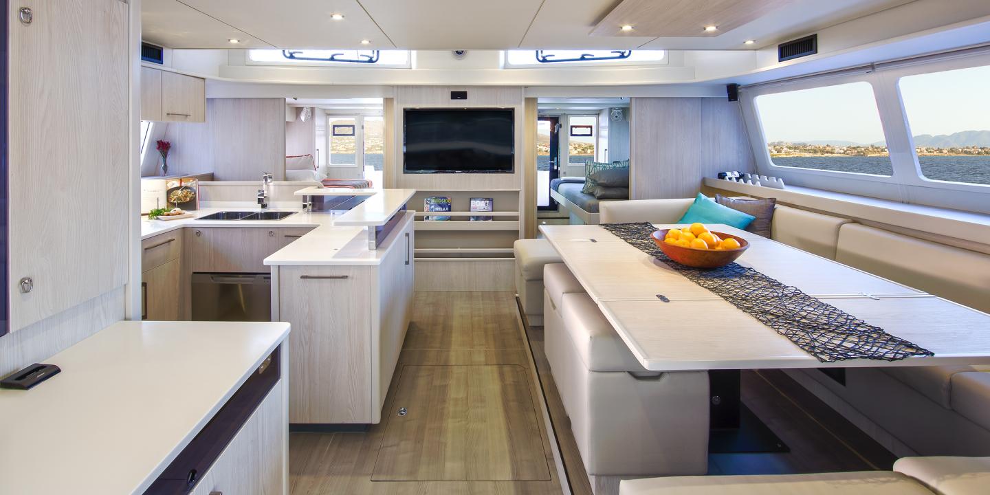 Moorings 5800 Crewed