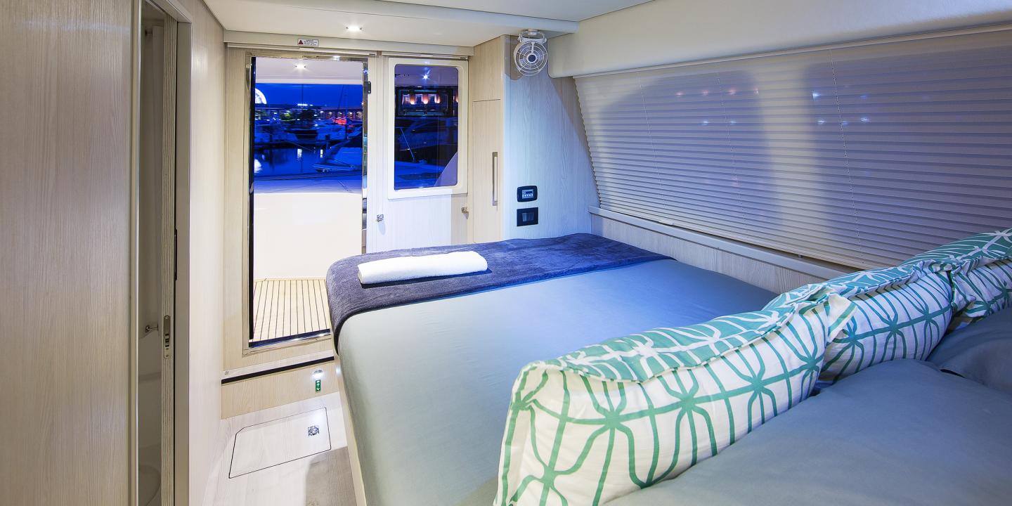 Moorings 5800 Crewed