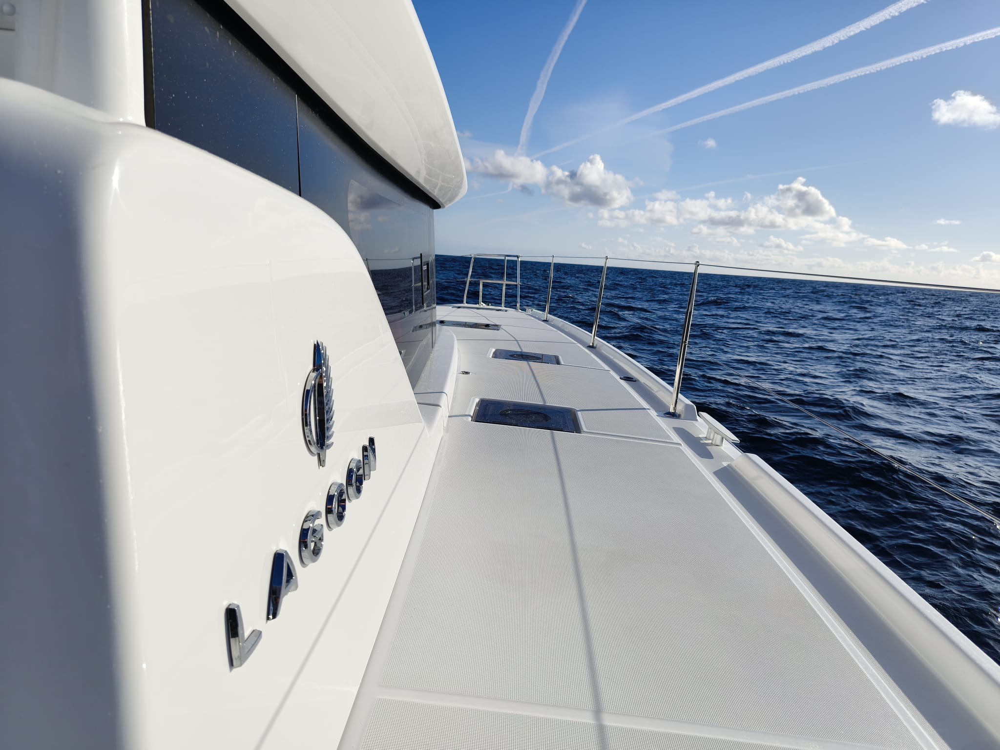 Yacht image 8