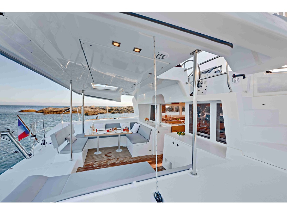 Lagoon 450 Fly (2019) – Lagoon450F_1