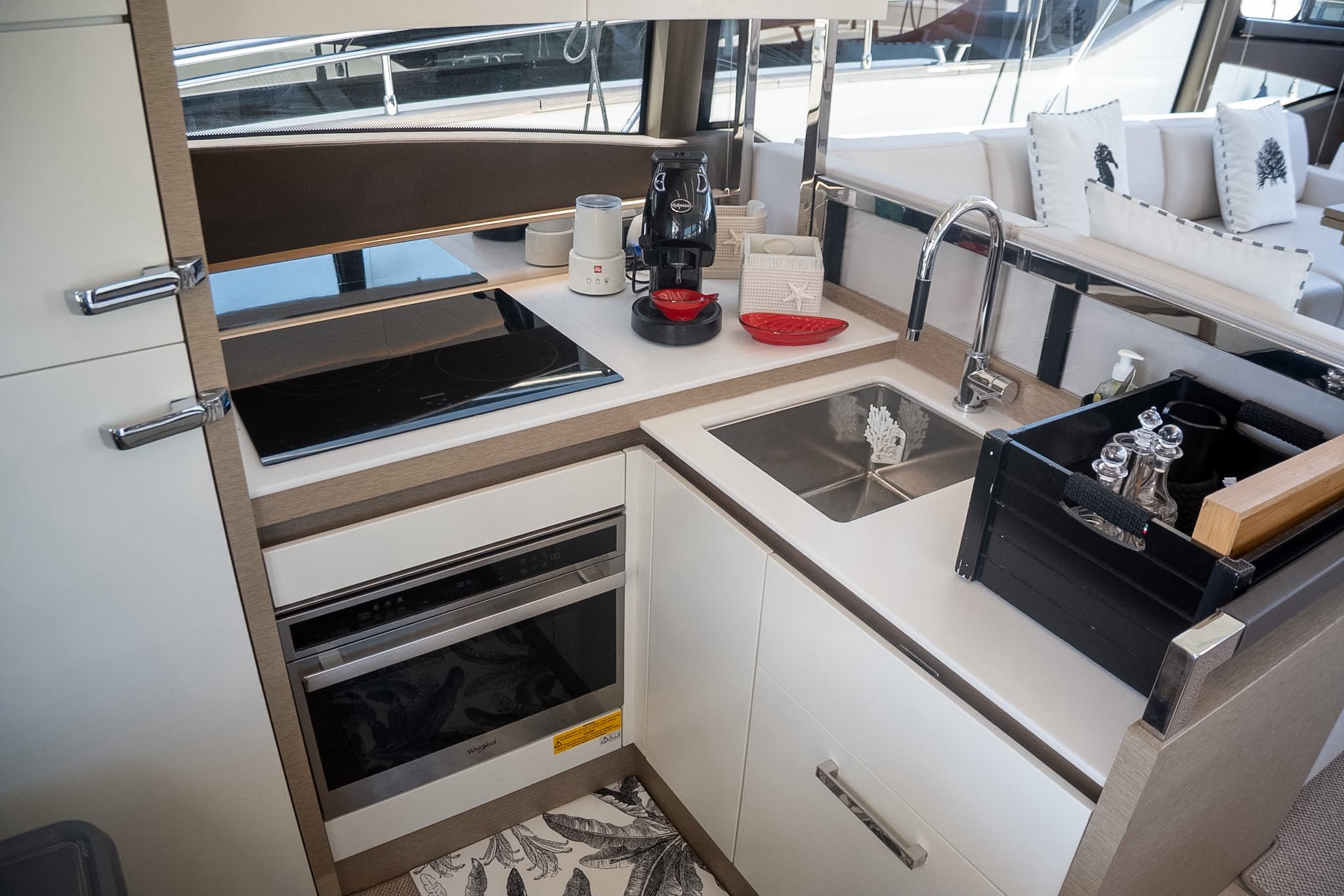 Yacht image 8