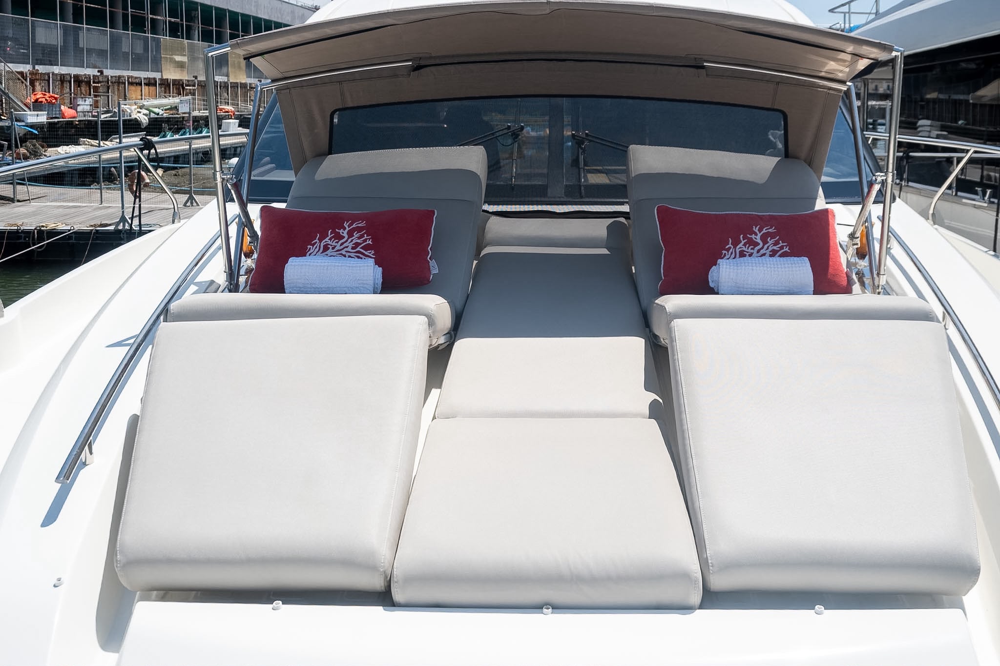 Yacht image 14