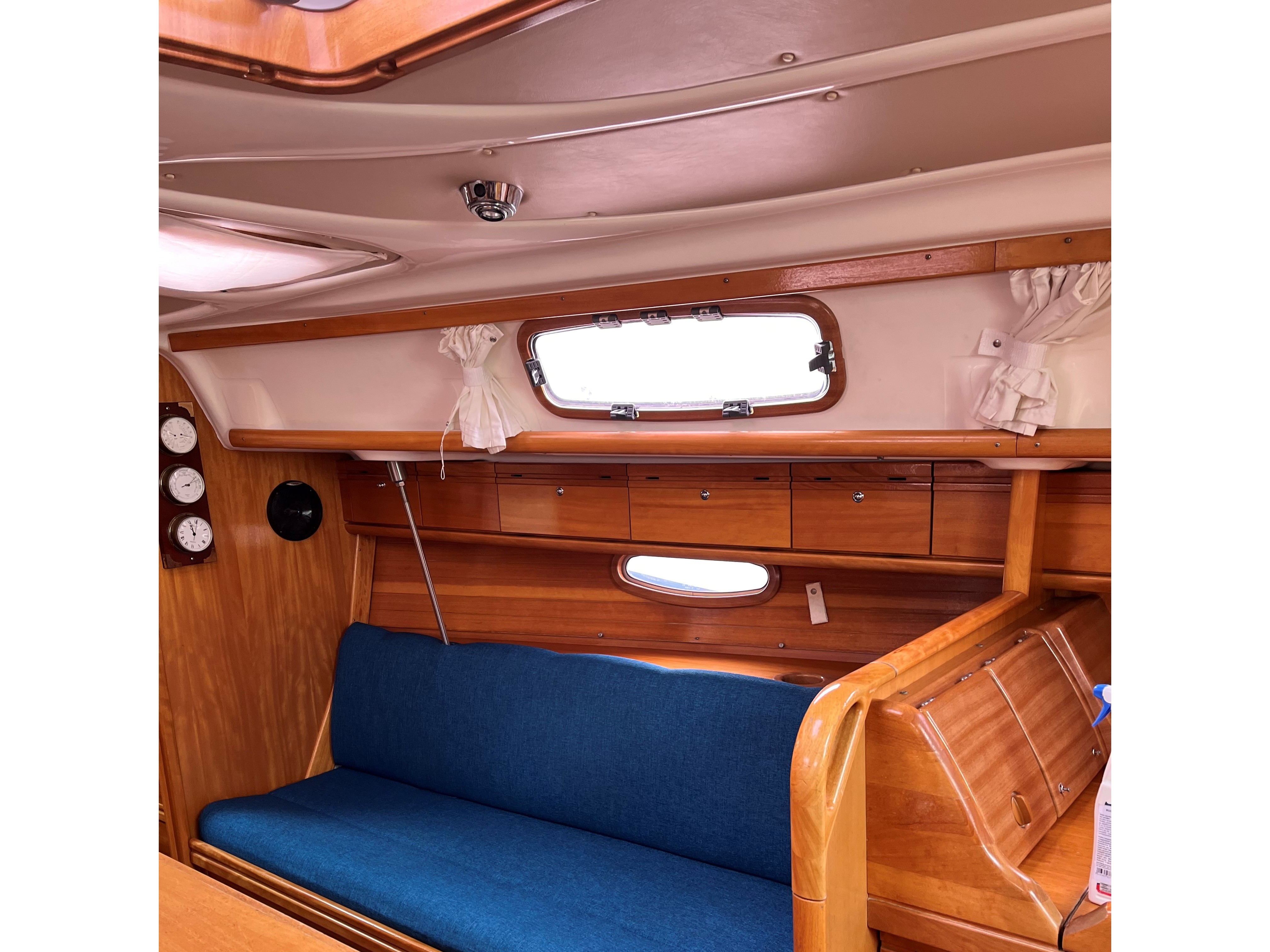 Secondary yacht image