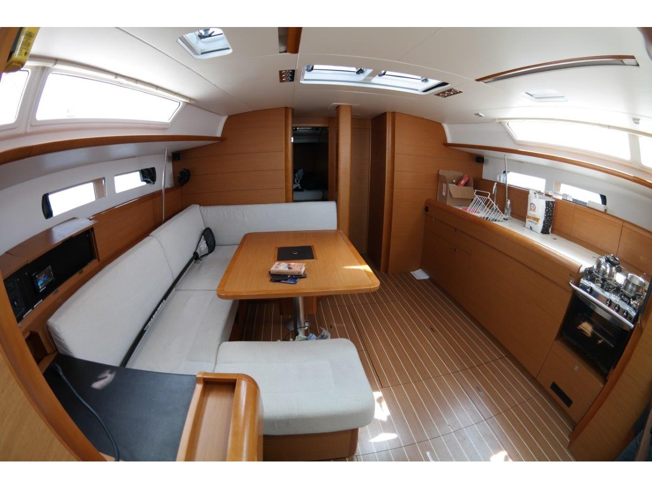 صور Sun Odyssey 469 7