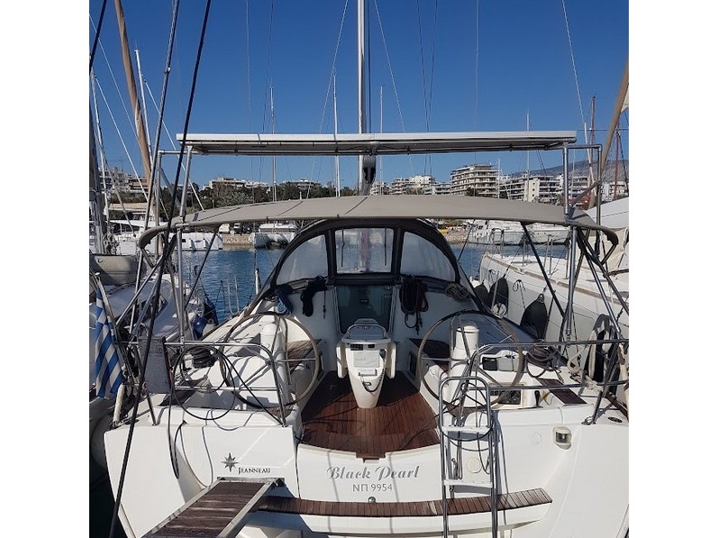 Sun Odyssey 42 i “Black Pearl“, Athens