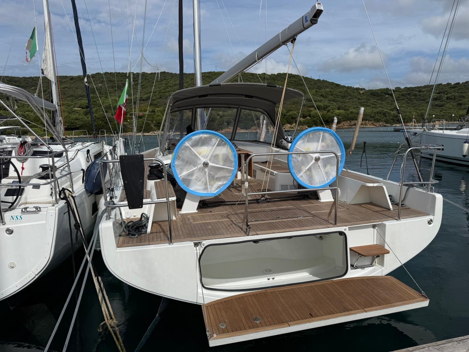 Yacht image 4
