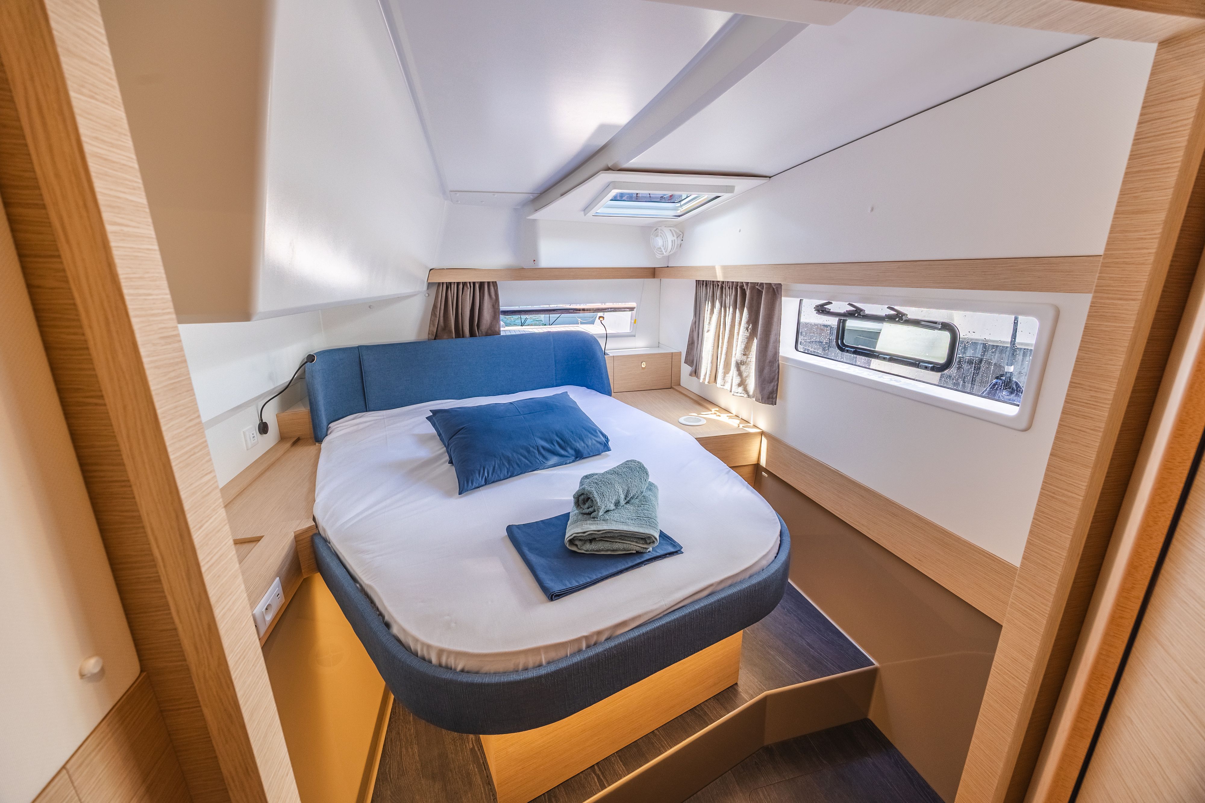 Yacht image 4