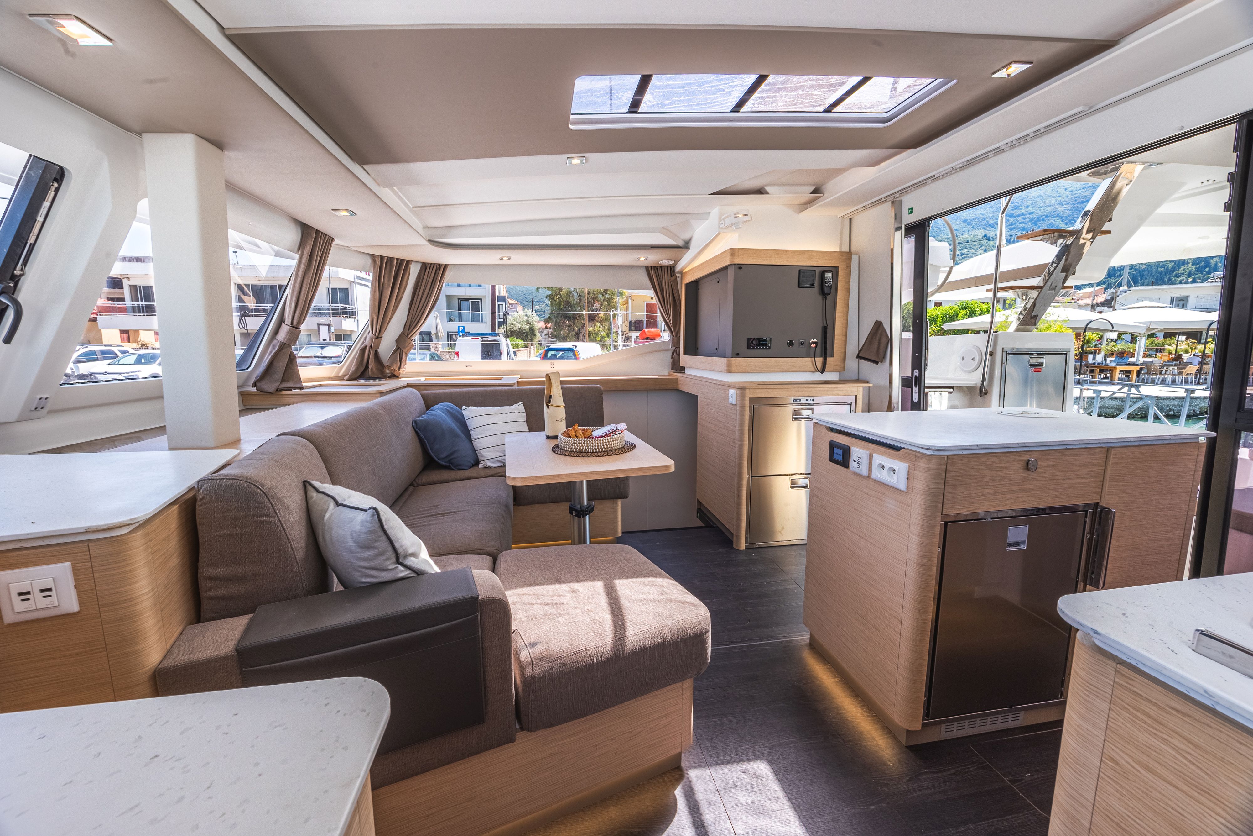 Yacht image 27