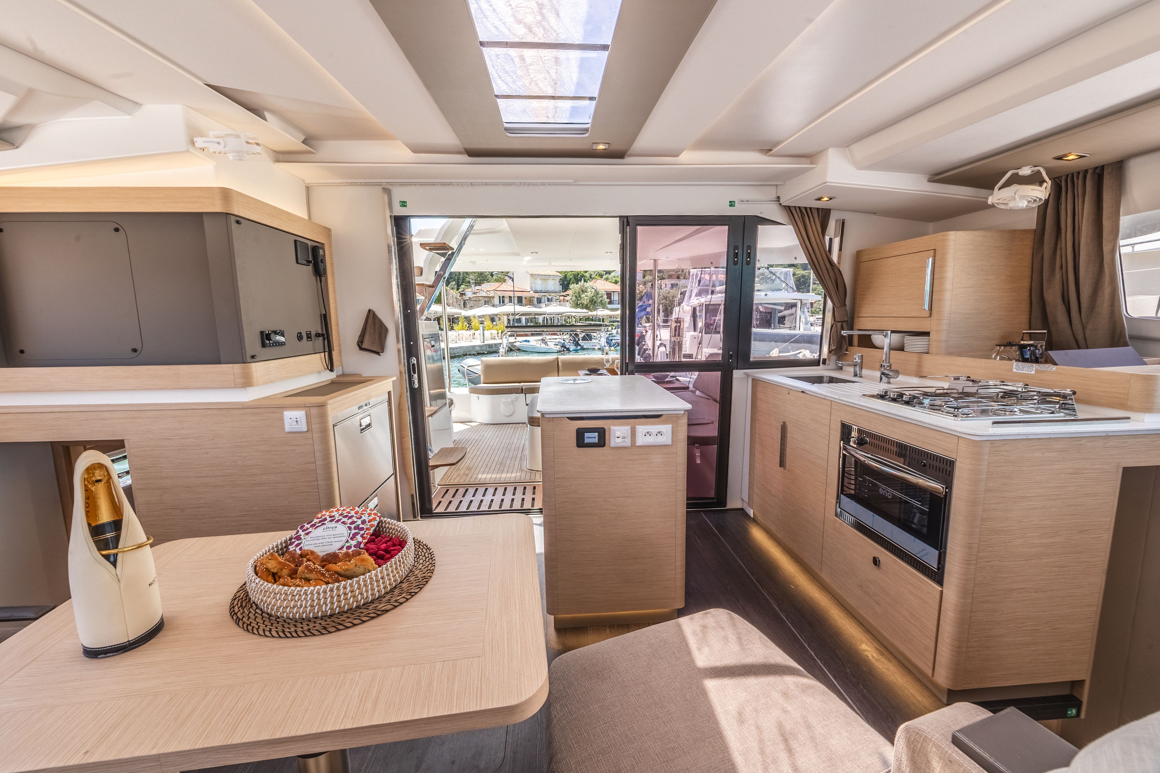 Yacht image 16