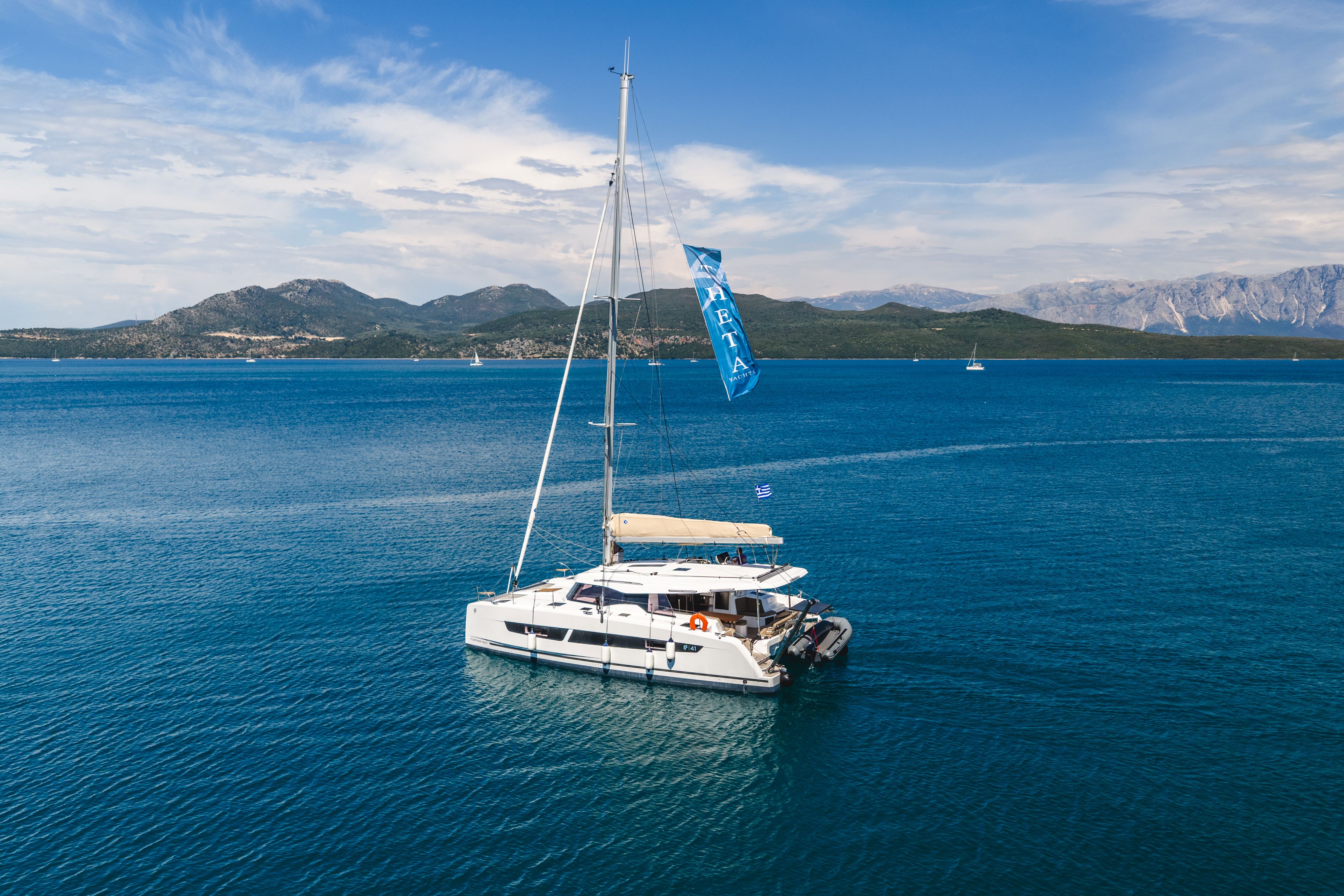 Yacht image 12