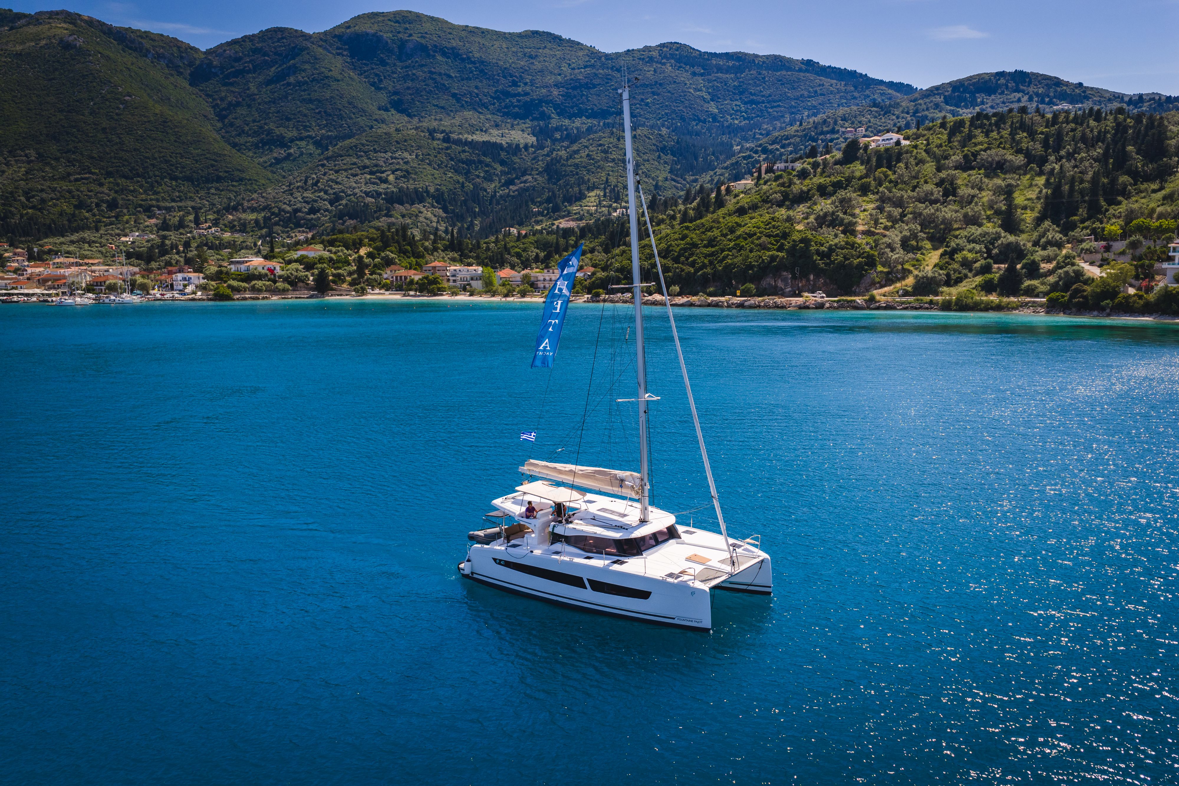 Yacht image 11