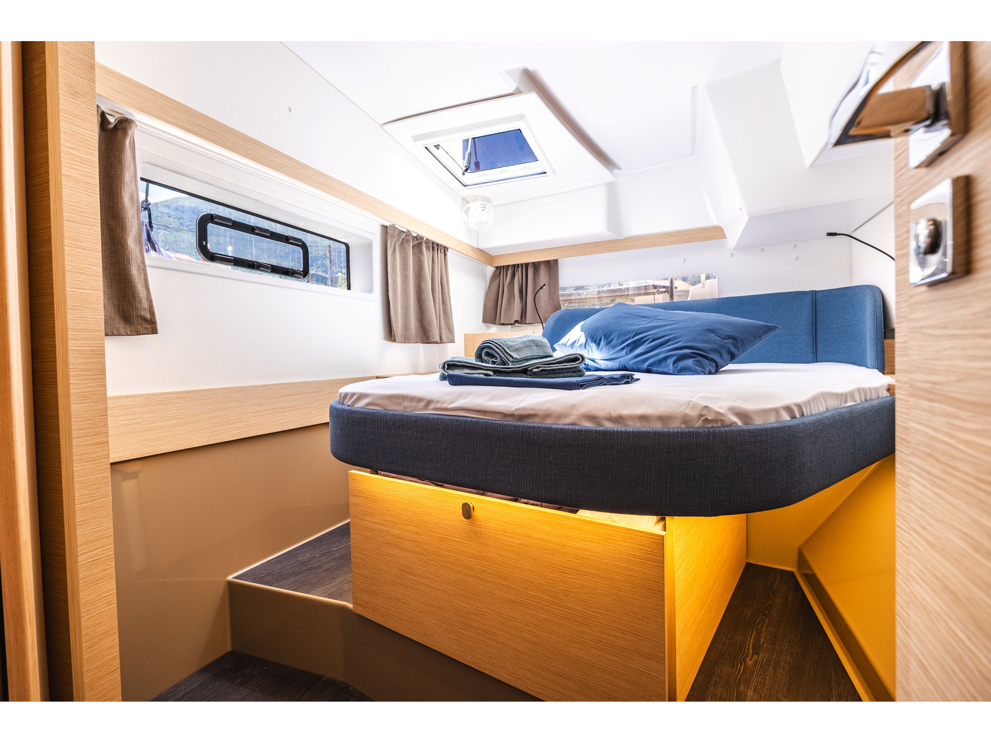 Yacht image 45
