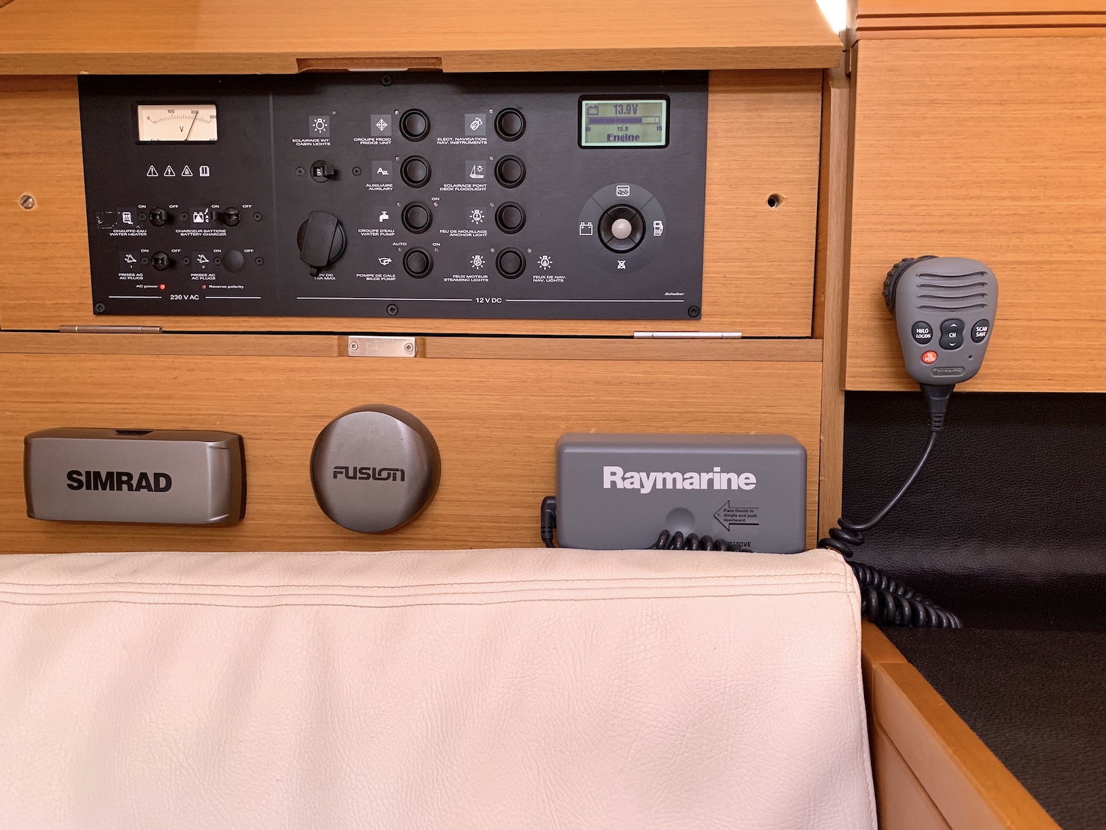 фото Sun Odyssey 439 10