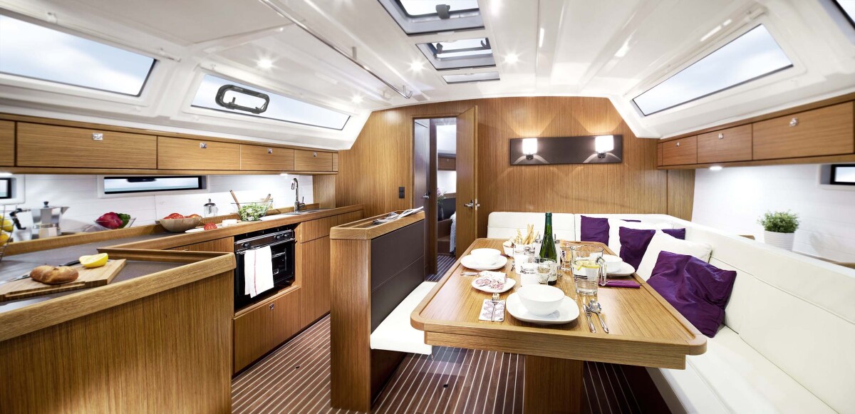 Secondary yacht image