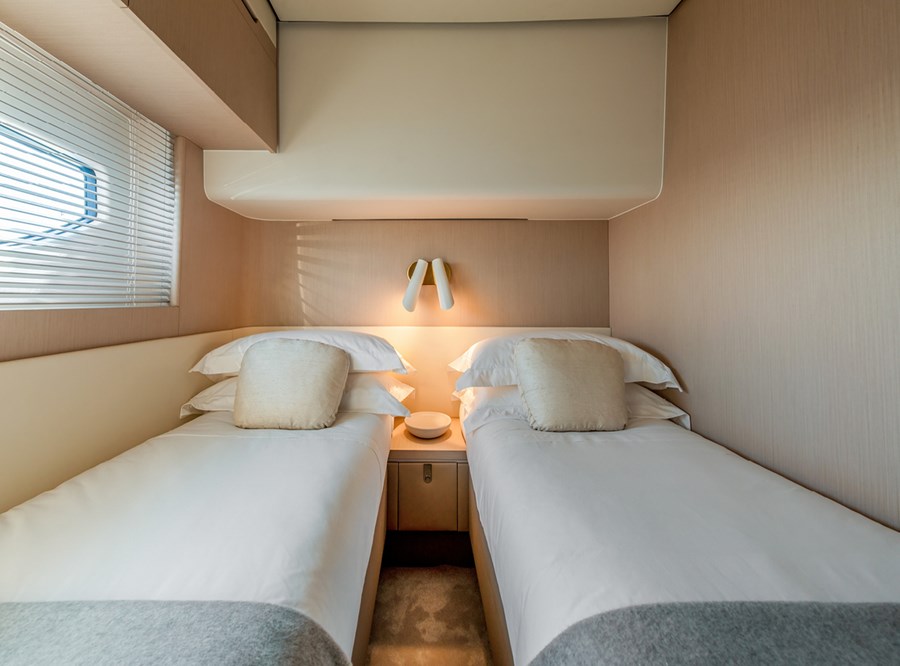 Secondary yacht image