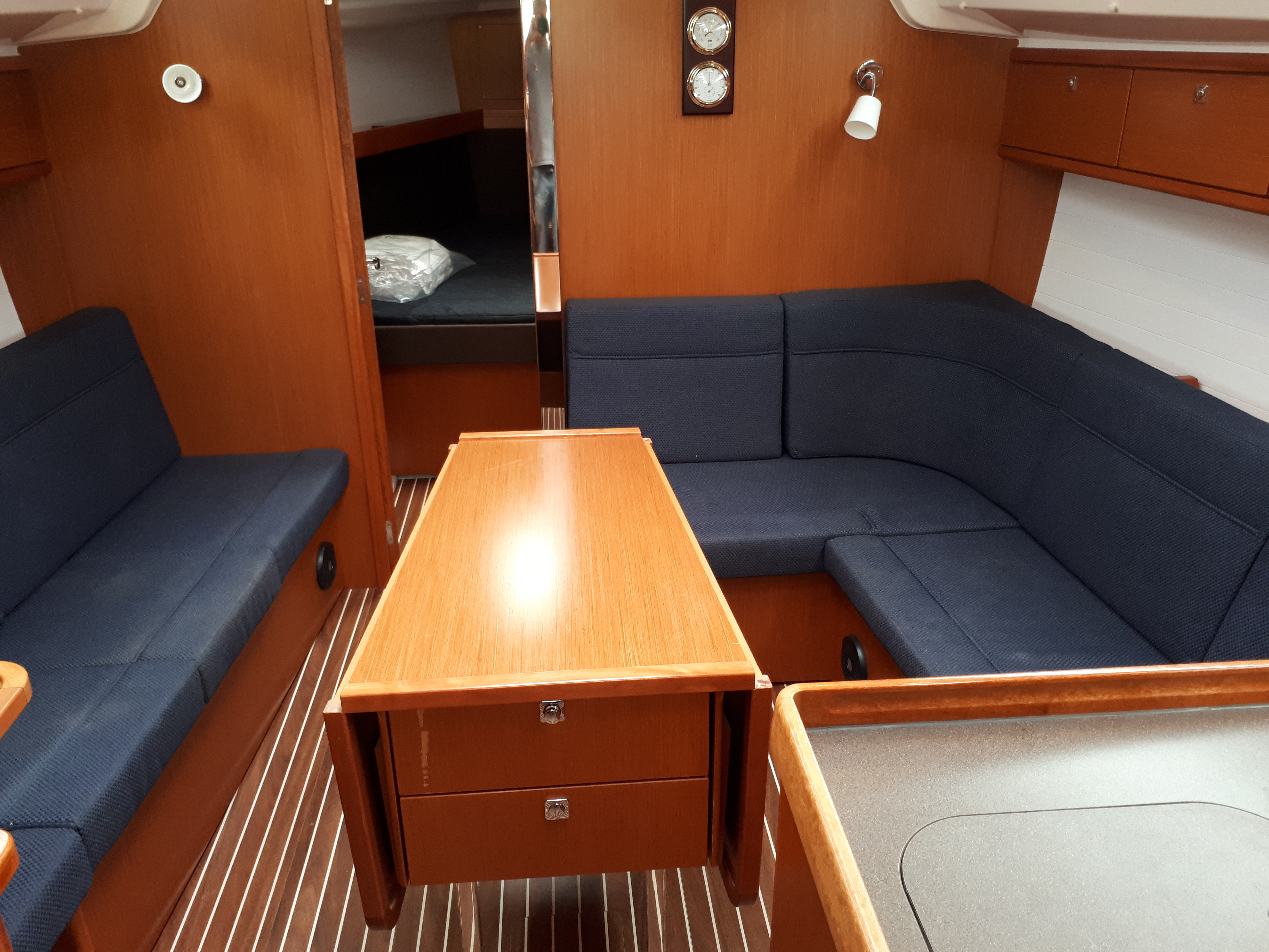S/Y - Bavaria Cruiser 37 - 3 Cabins - Built 2015