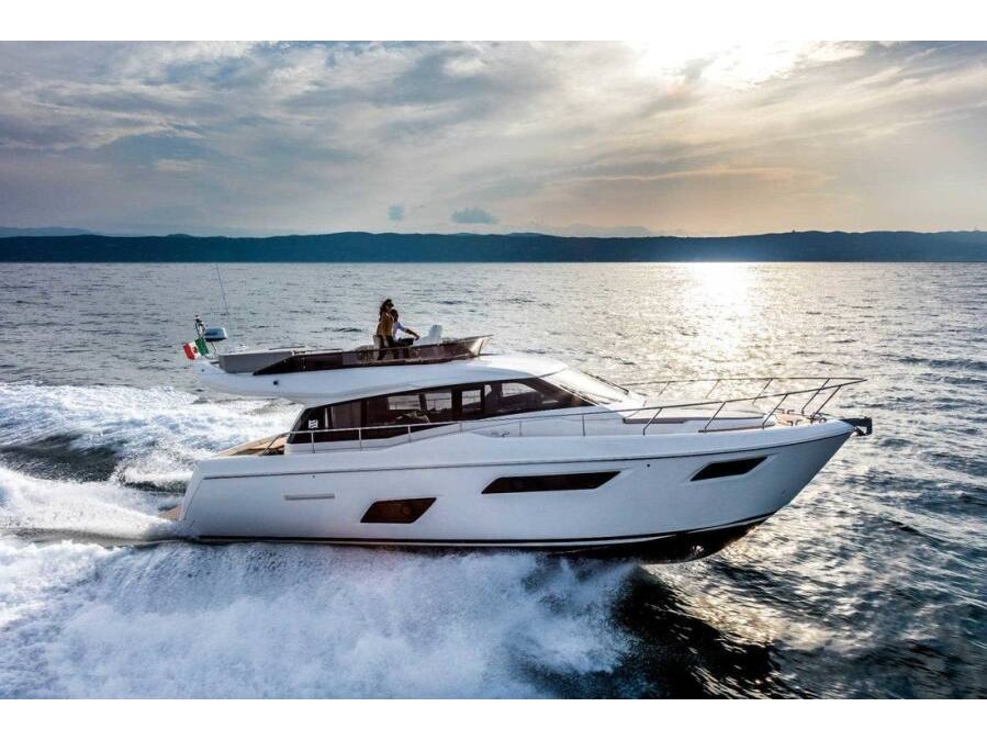Yacht image 8