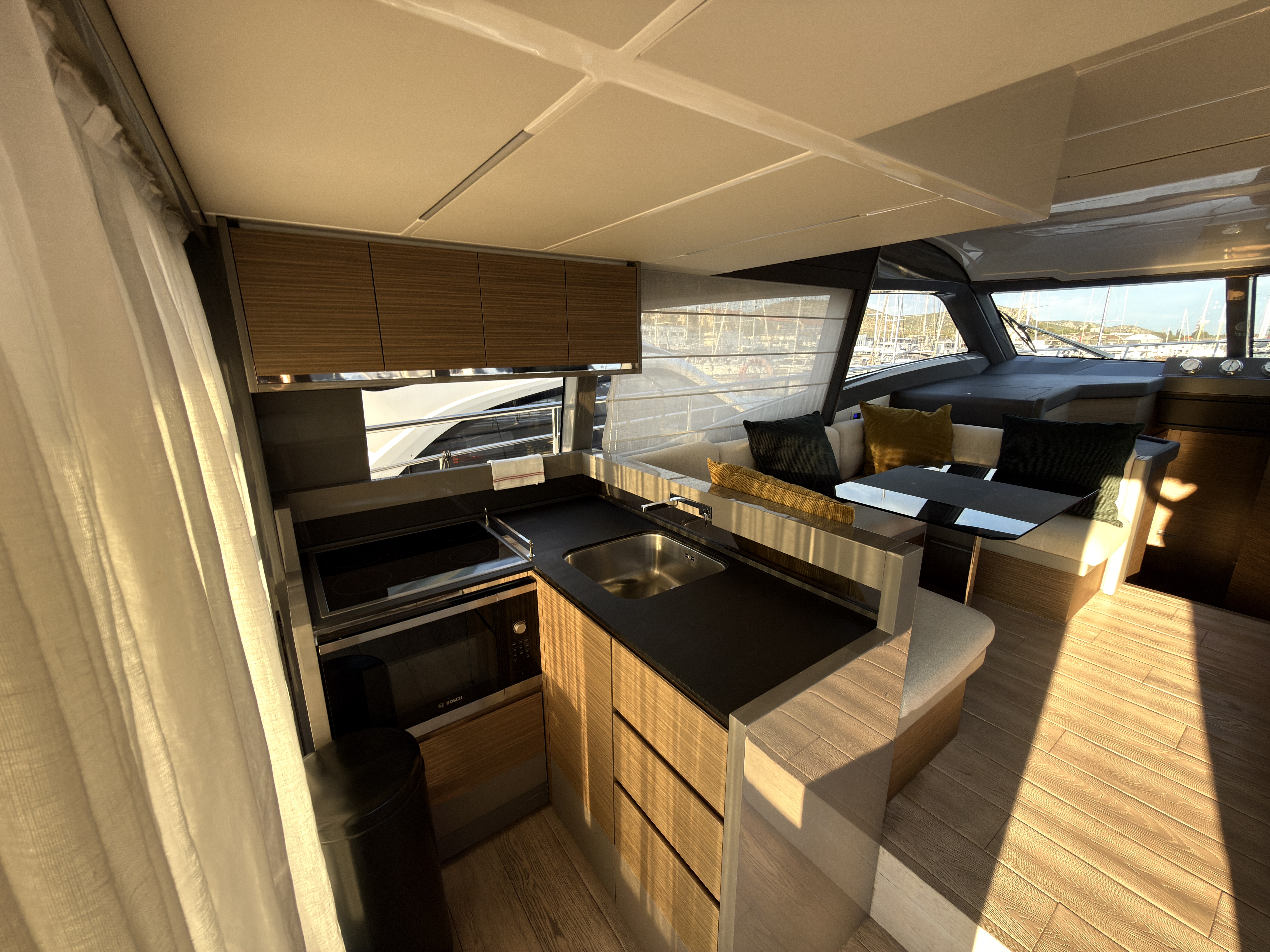 Yacht image 14