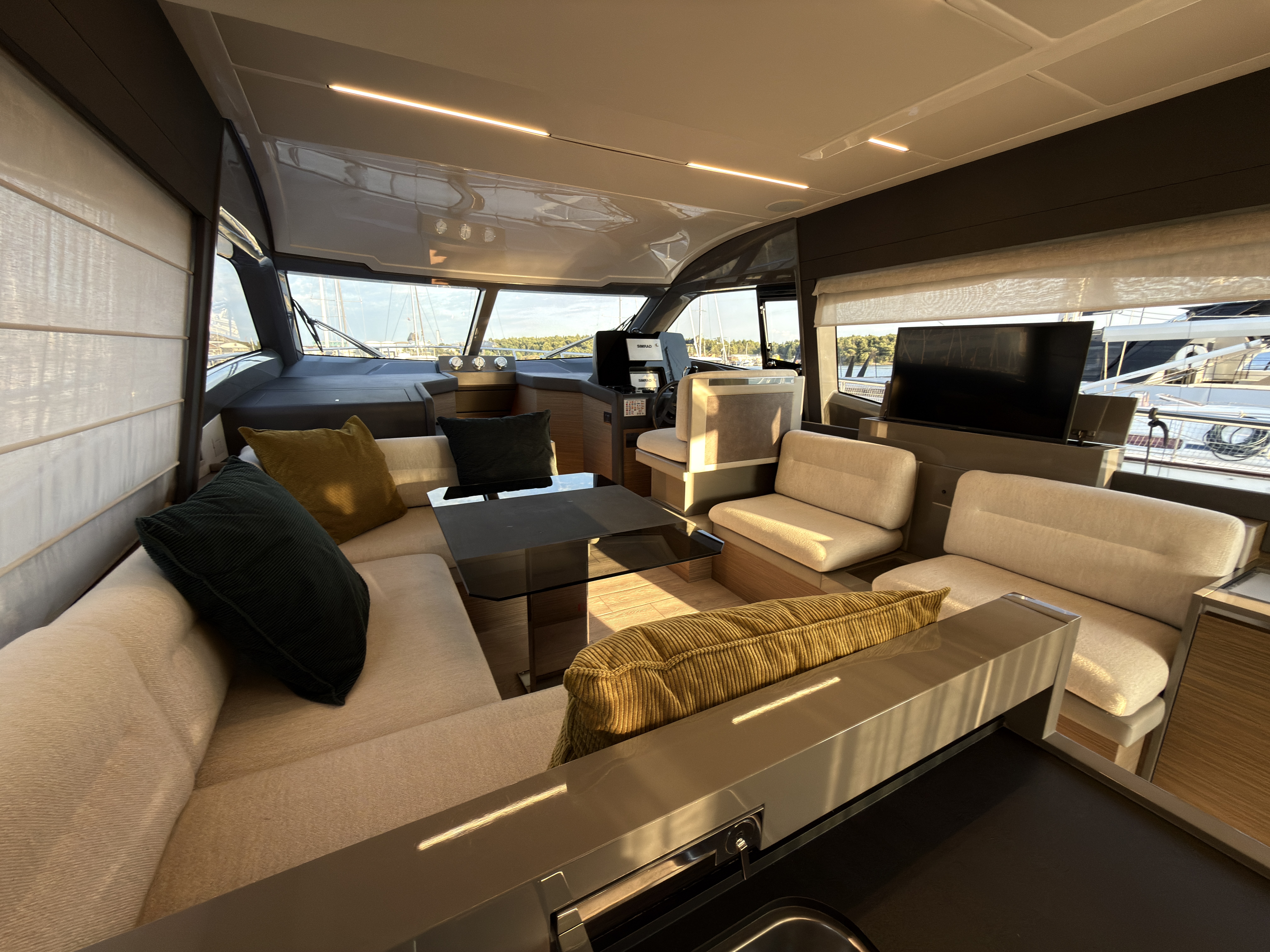 Yacht image 28