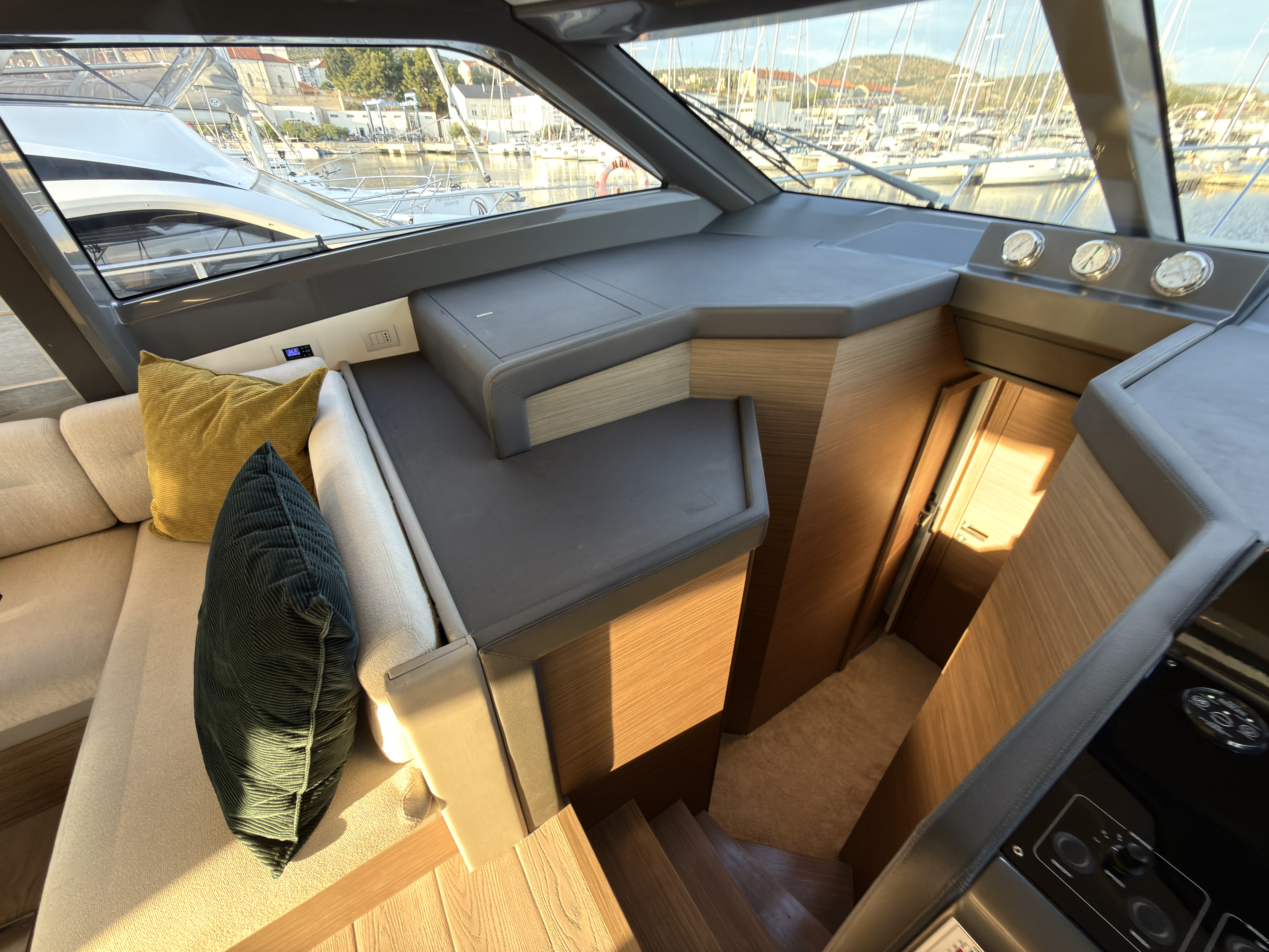 Yacht image 20