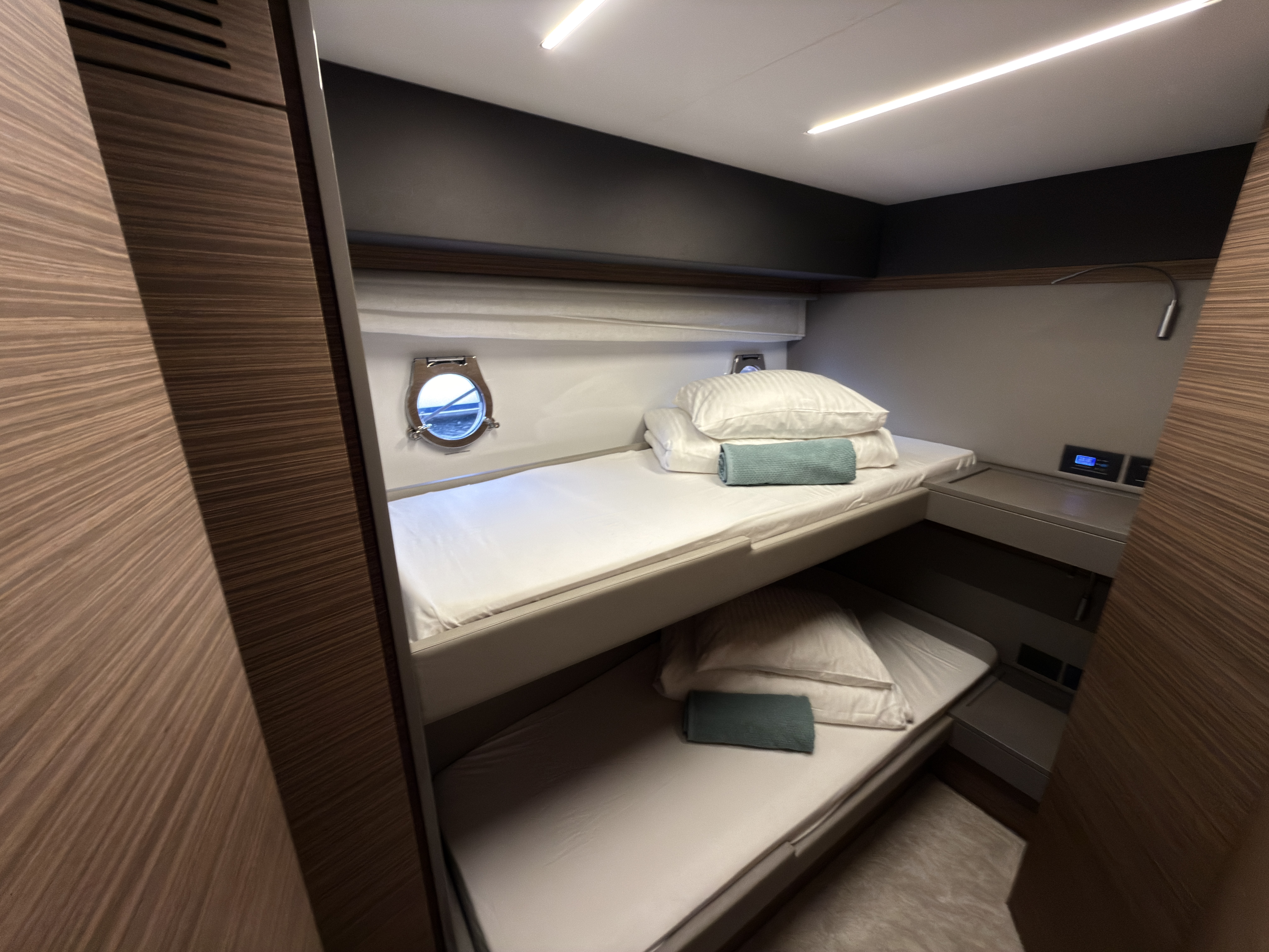 Yacht image 11