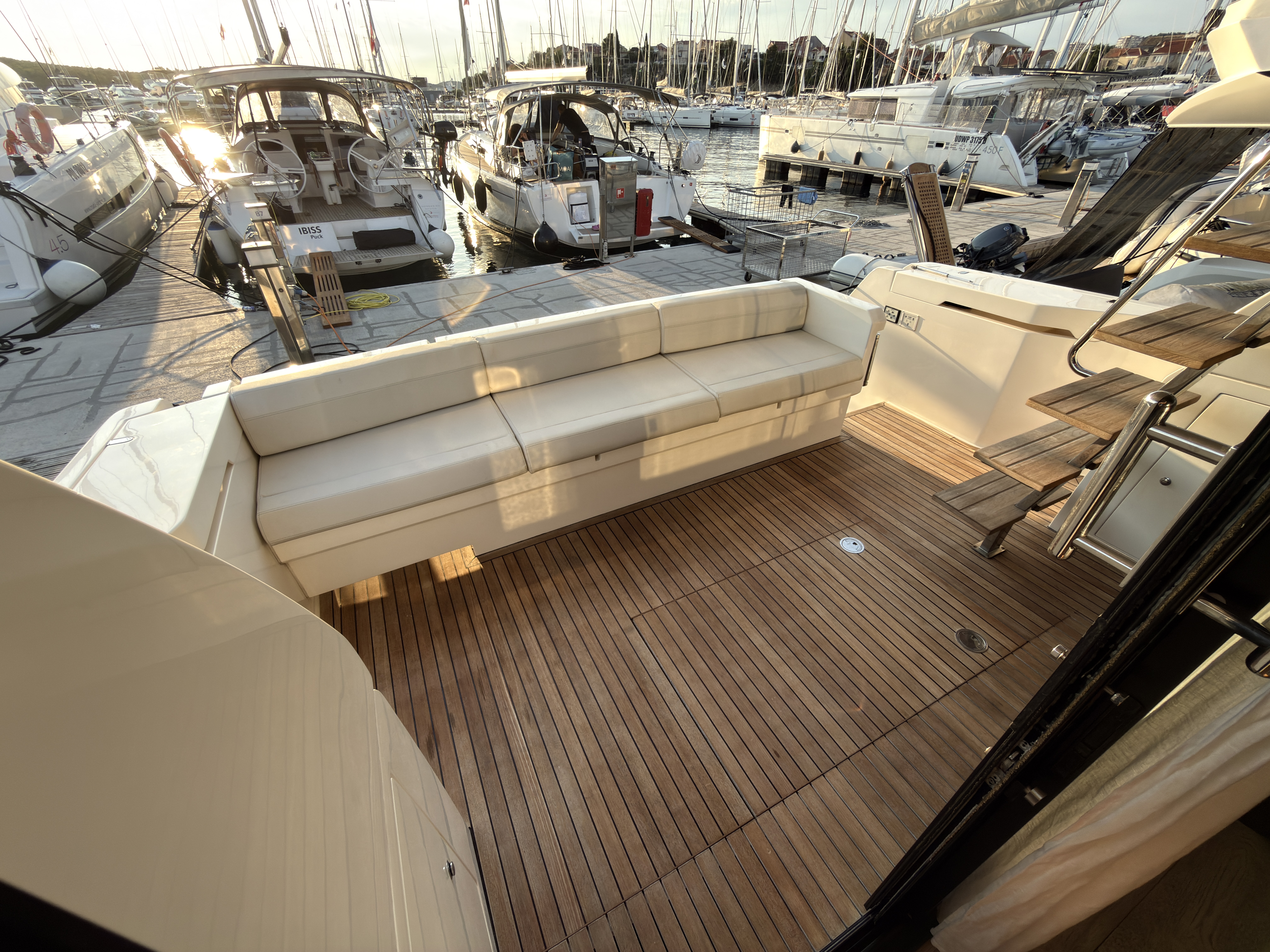 Yacht image 18
