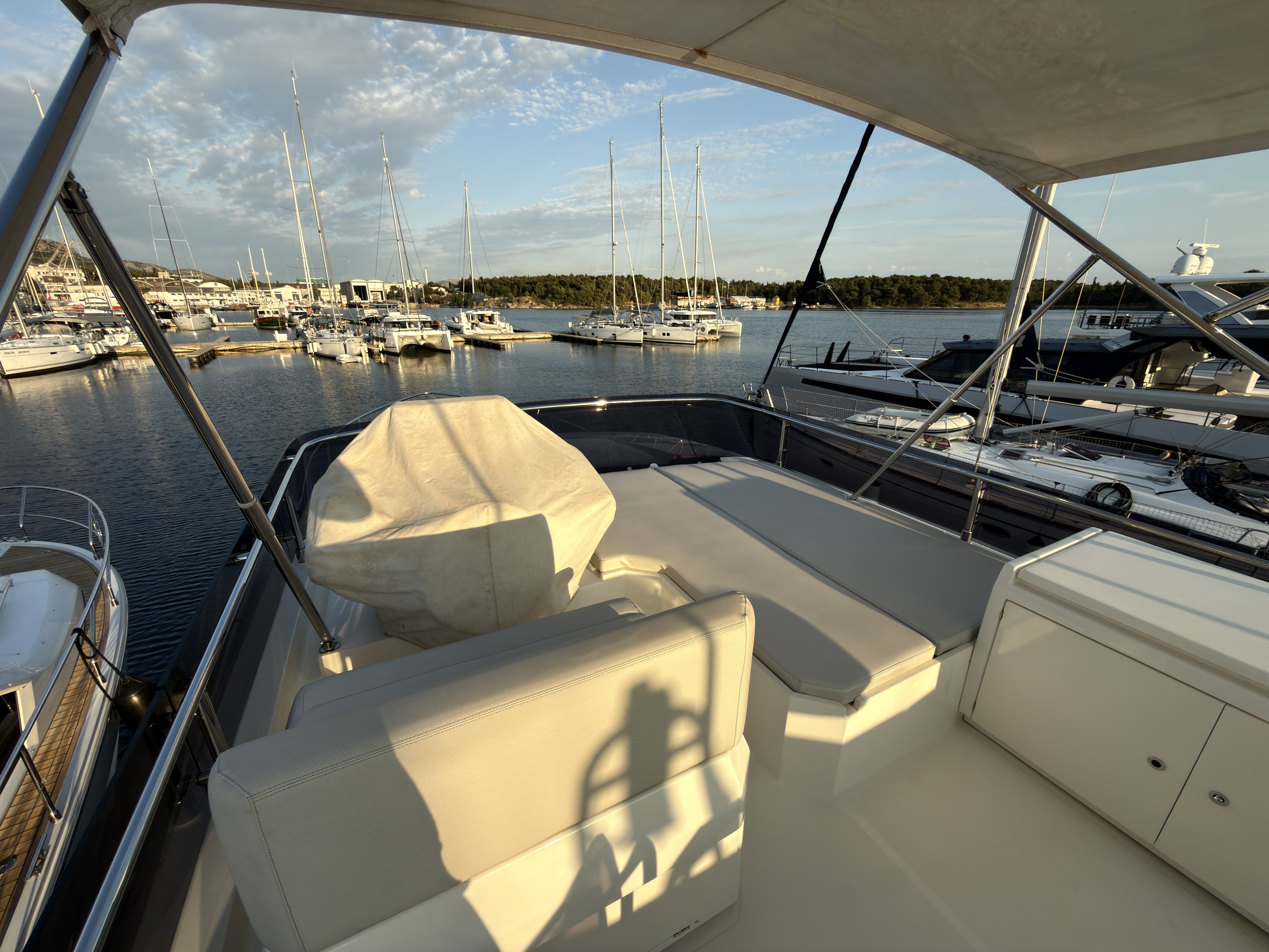 Yacht image 19