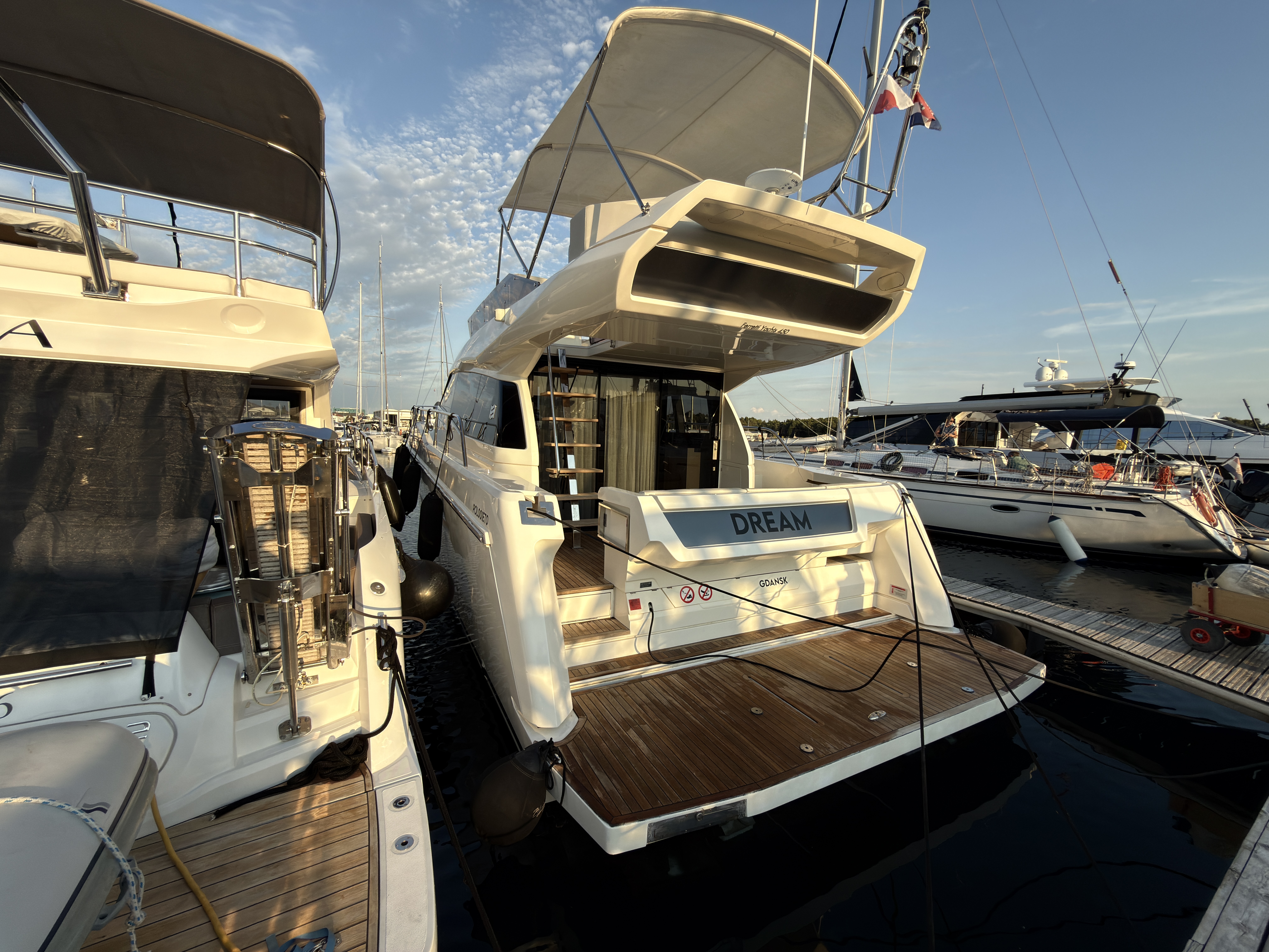 Yacht image 29