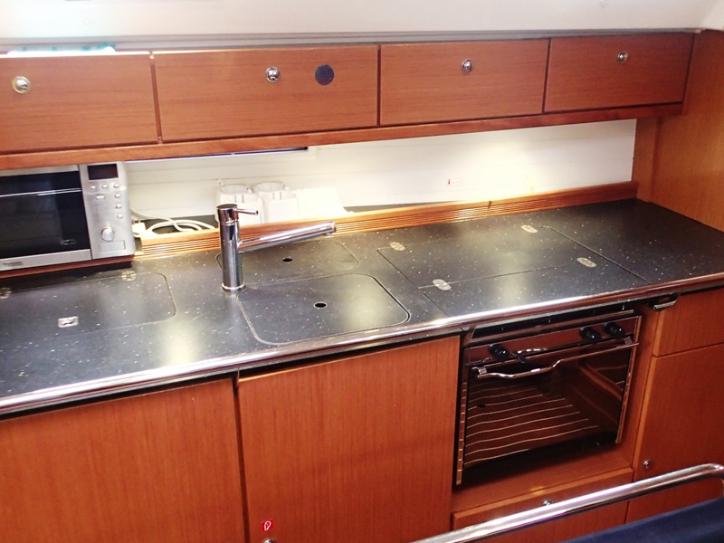 фото Bavaria 40 Cruiser 8