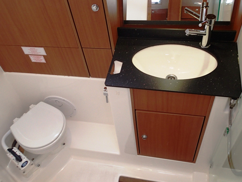 фото Bavaria 40 Cruiser 15