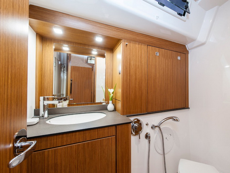 photo Bavaria Cruiser 56 11